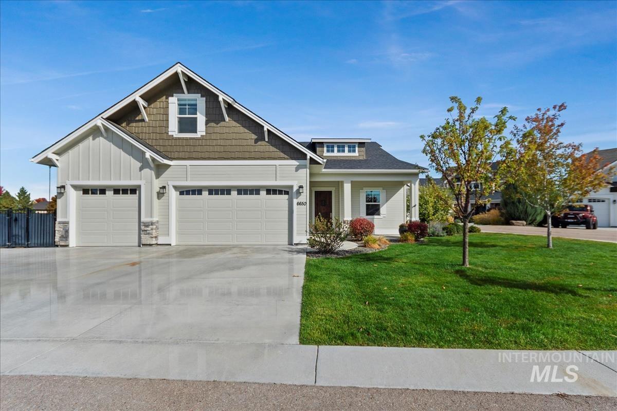 6650 N Tree Haven Way Property Photo