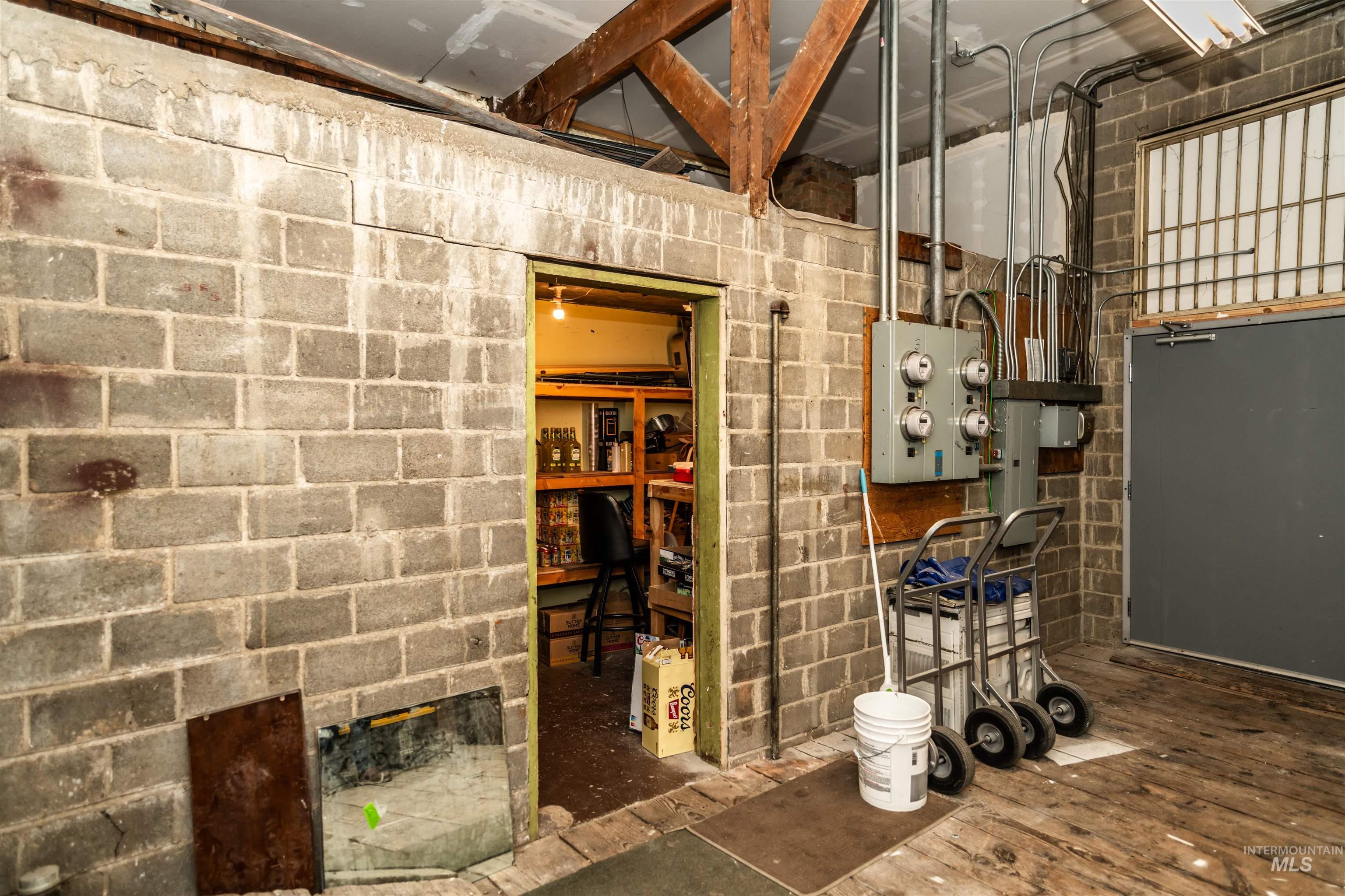 152 Johnson Ave Property Photo 15