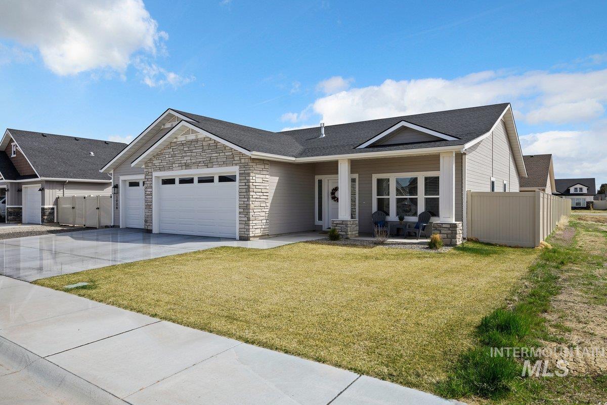 1006 Kenbrook Loop Property Photo 1