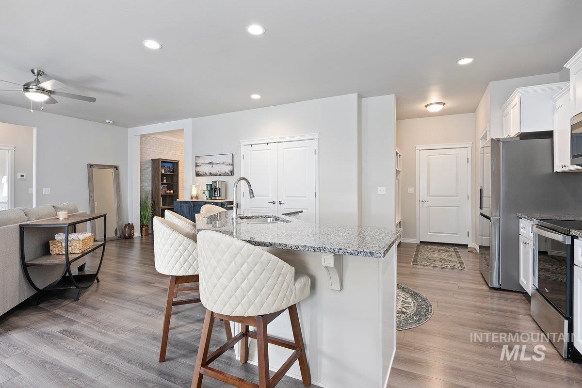 1006 Kenbrook Loop Property Photo 10
