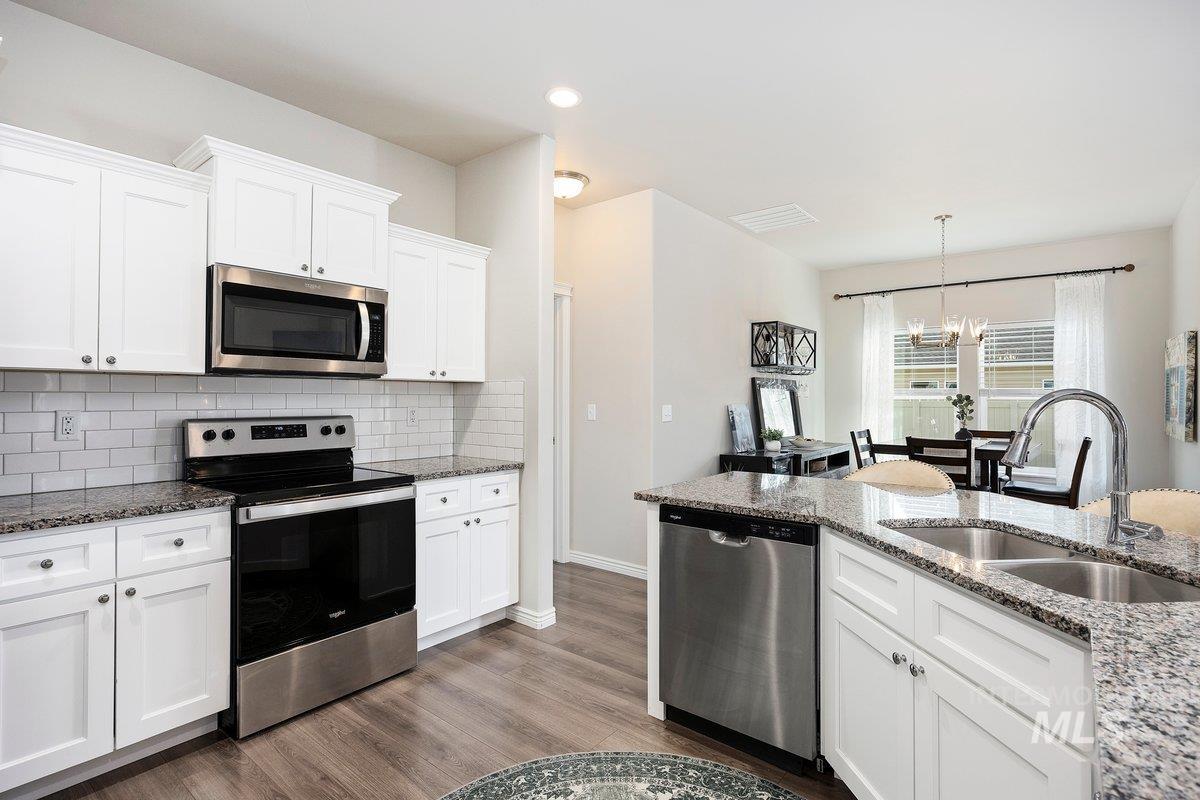 1006 Kenbrook Loop Property Photo 12
