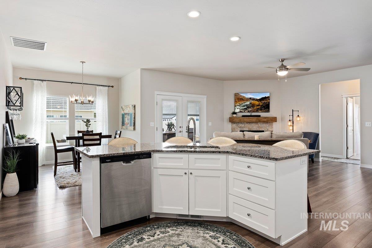 1006 Kenbrook Loop Property Photo 14