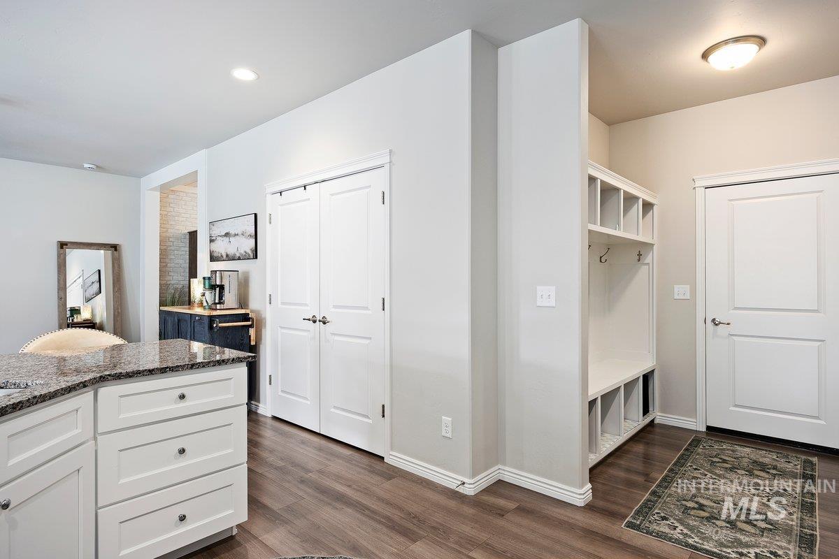 1006 Kenbrook Loop Property Photo 15