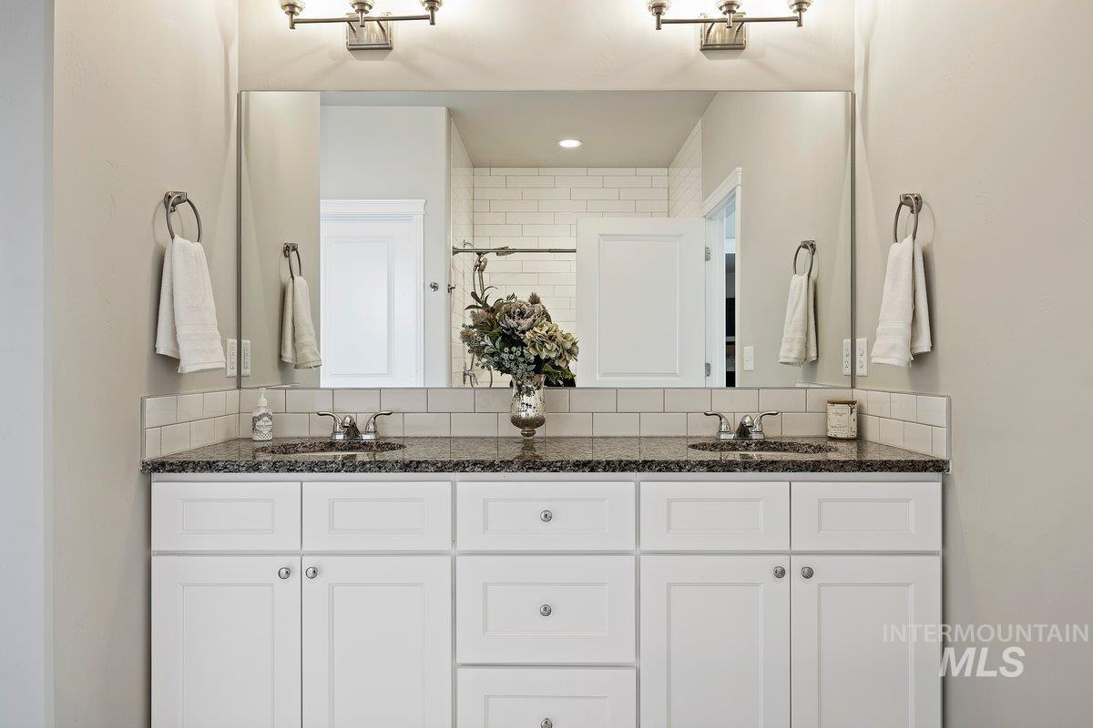 1006 Kenbrook Loop Property Photo 23