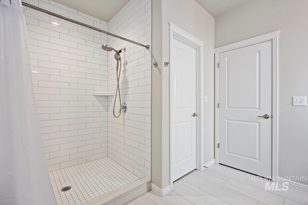 1006 Kenbrook Loop Property Photo 24