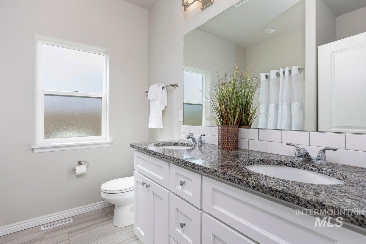1006 Kenbrook Loop Property Photo 27