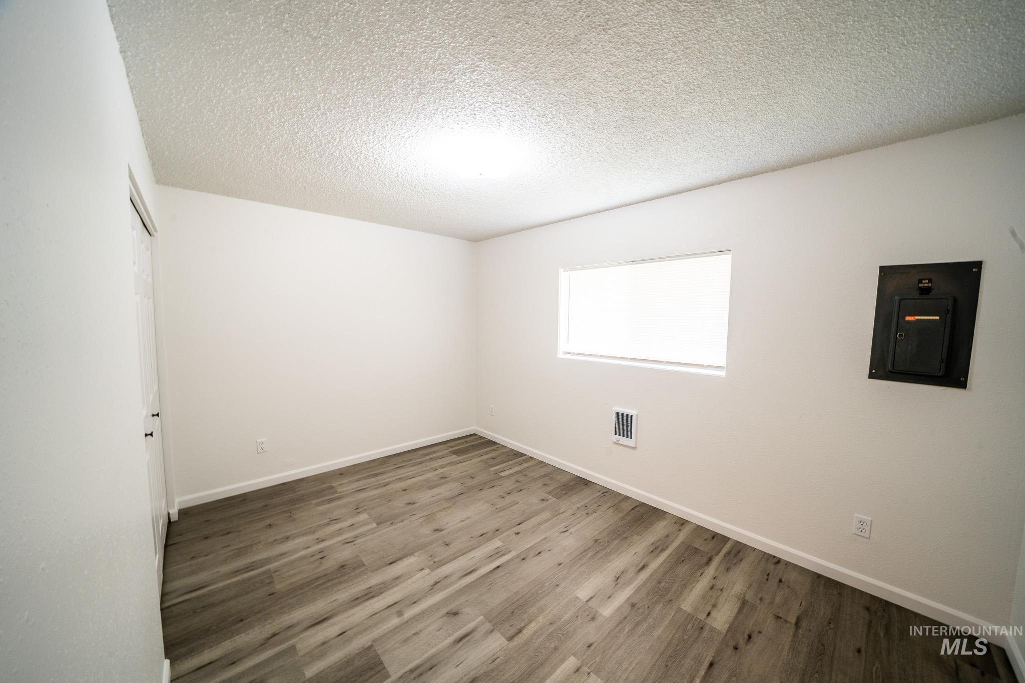 828 N Hall Street Property Photo 11