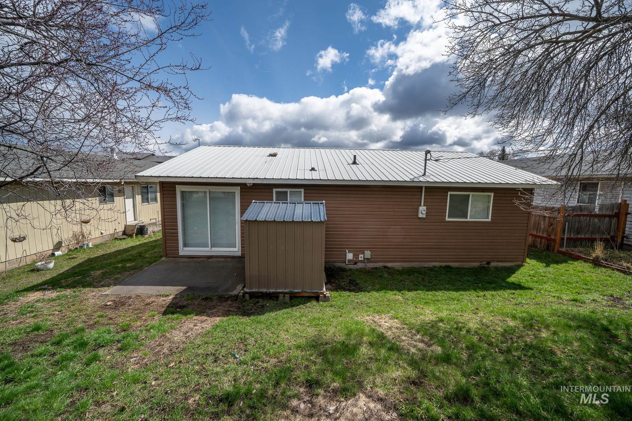 828 N Hall Street Property Photo 15