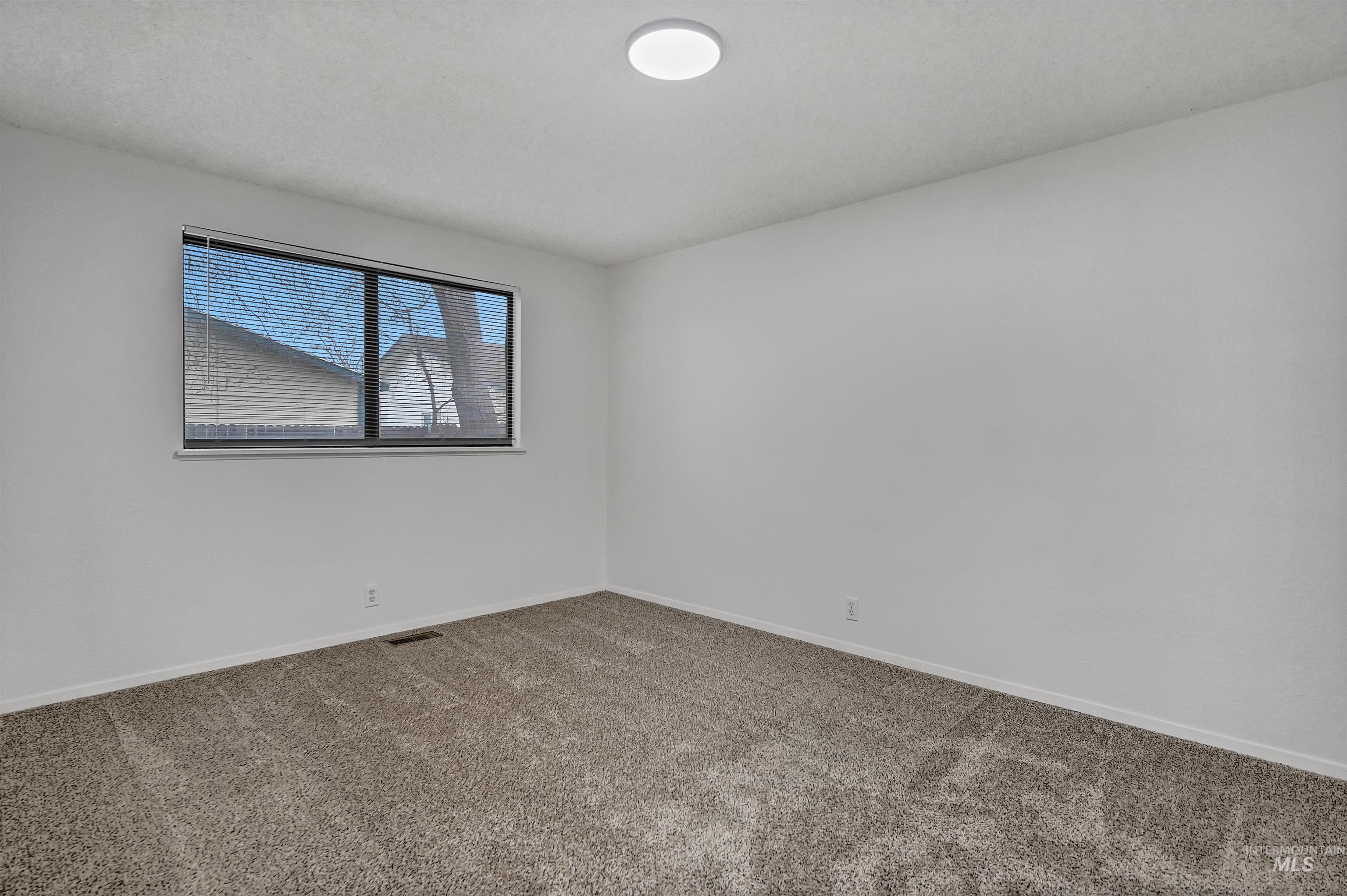 2050 & 2052 S Leadville Ave Property Photo 12