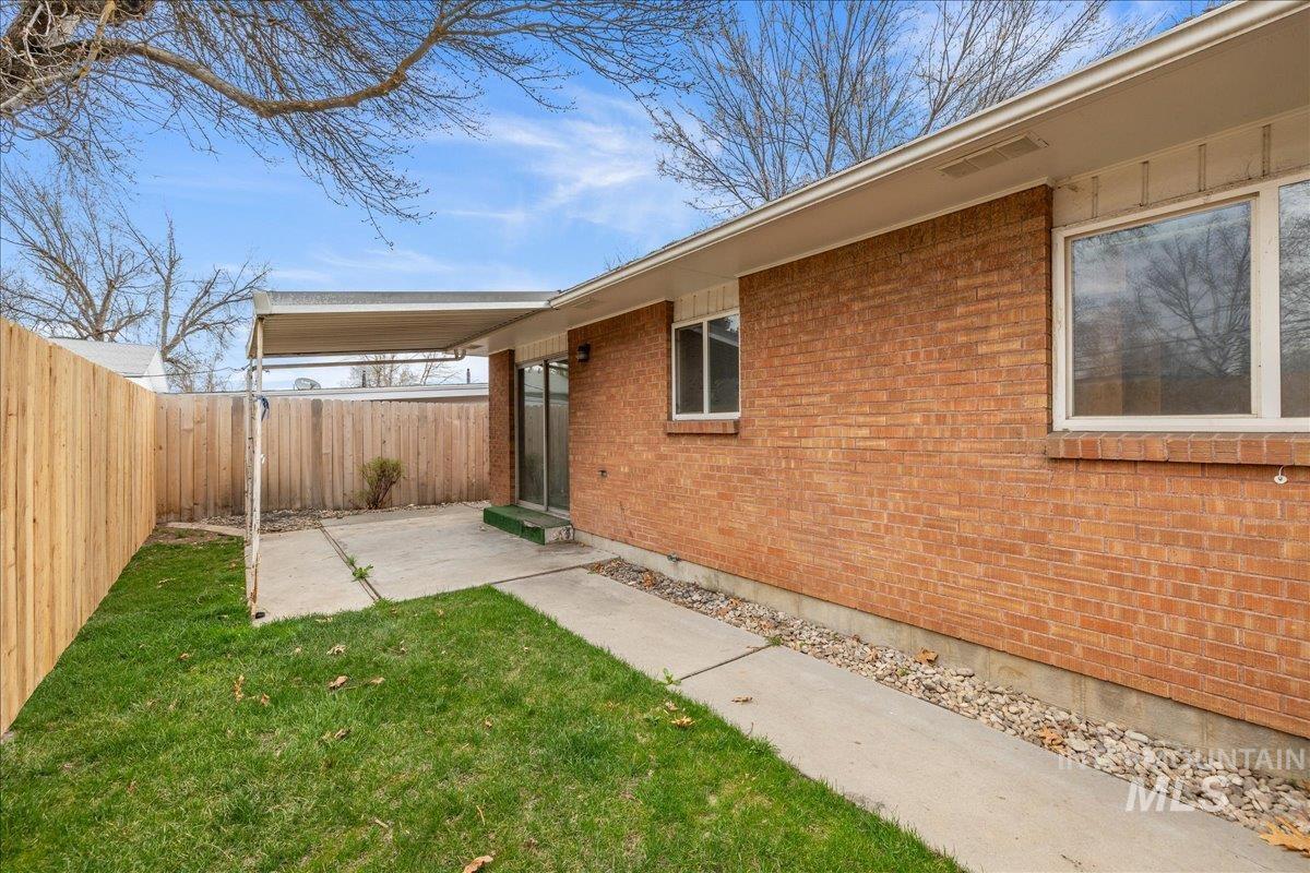 1329 S Michigan Ave Property Photo 2