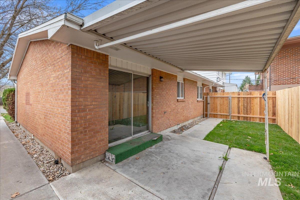 1329 S Michigan Ave Property Photo 3