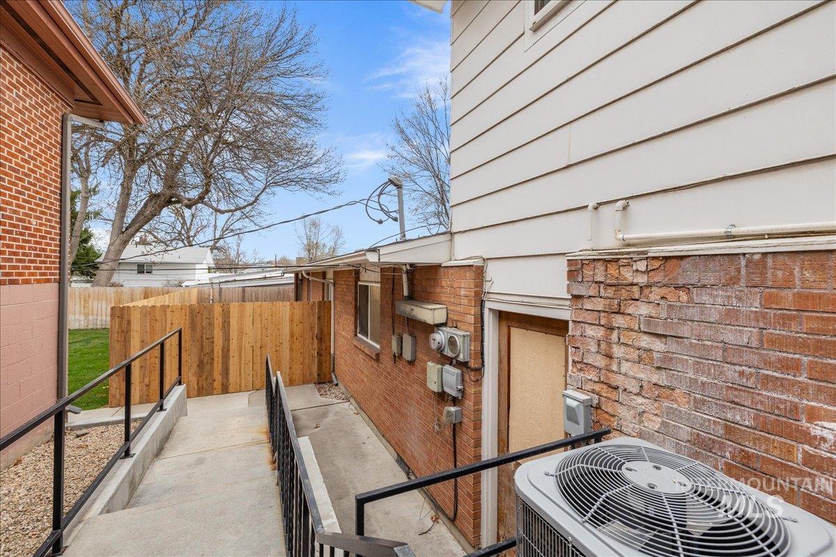 1329 S Michigan Ave Property Photo 9