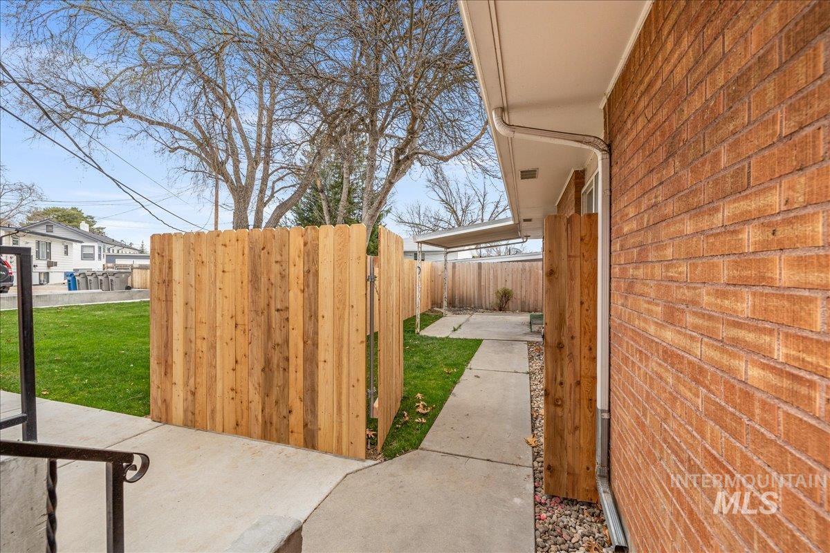 1329 S Michigan Ave Property Photo 10