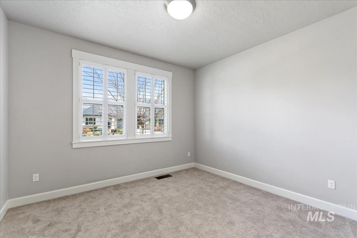 1490 N Willowick Ave Property Photo 32
