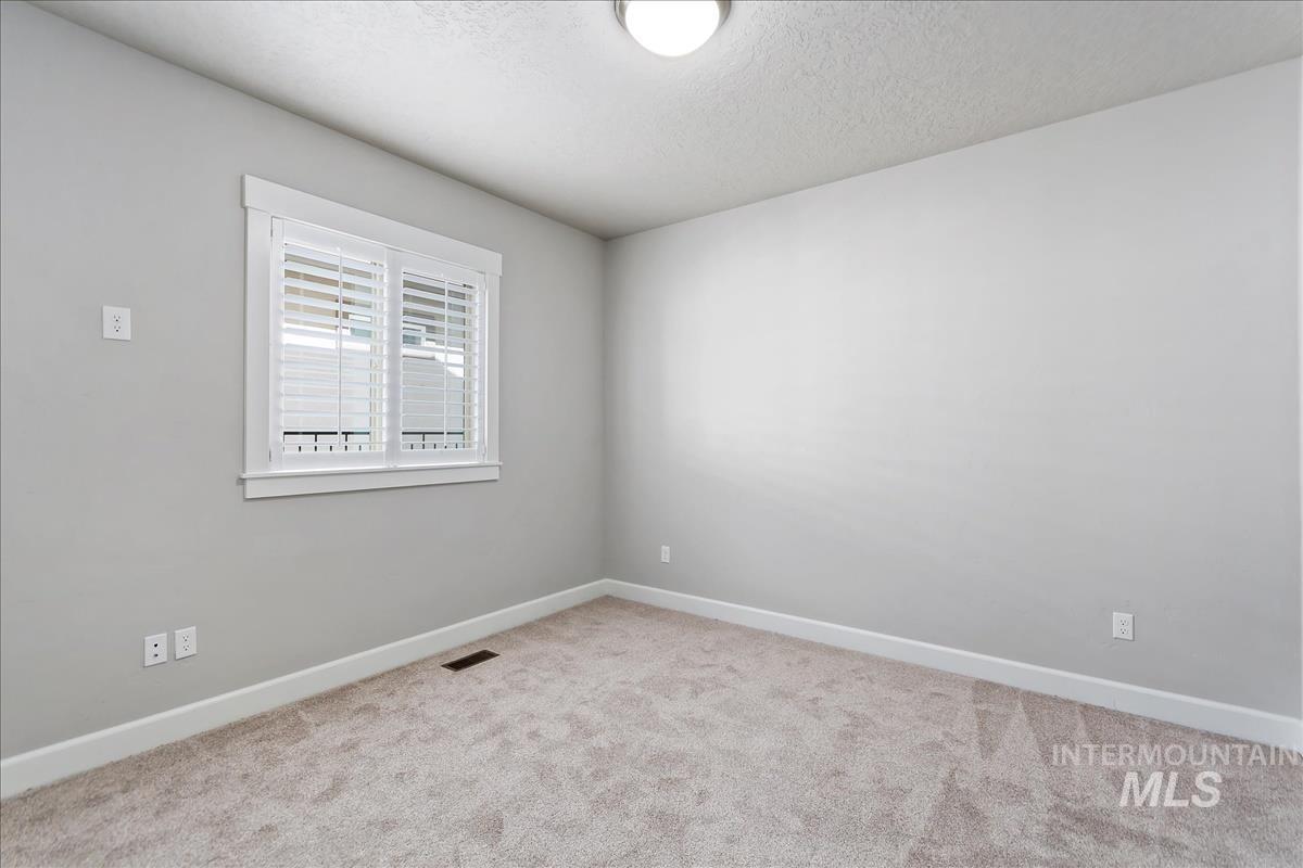 1490 N Willowick Ave Property Photo 34