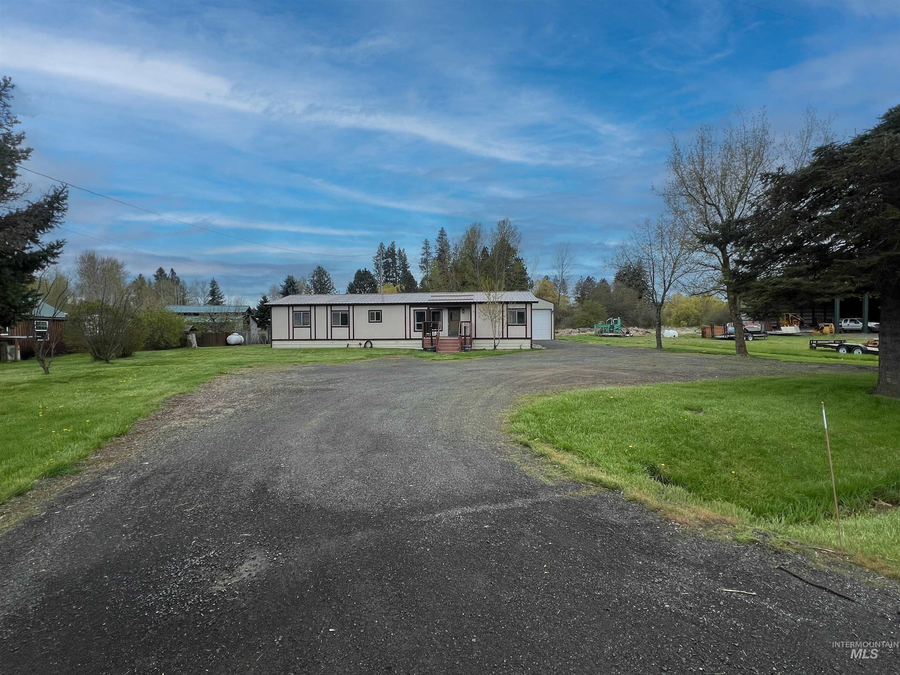 3511 Hwy 6 Property Photo 2