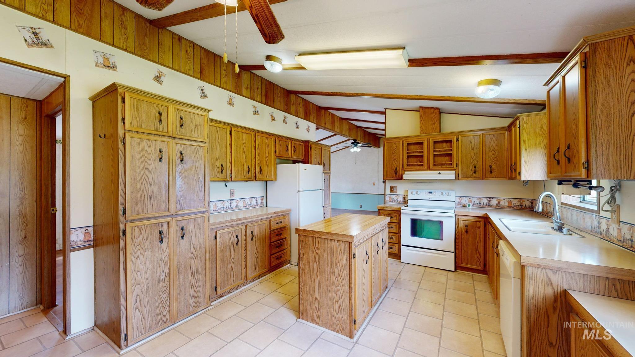 3511 Hwy 6 Property Photo 7