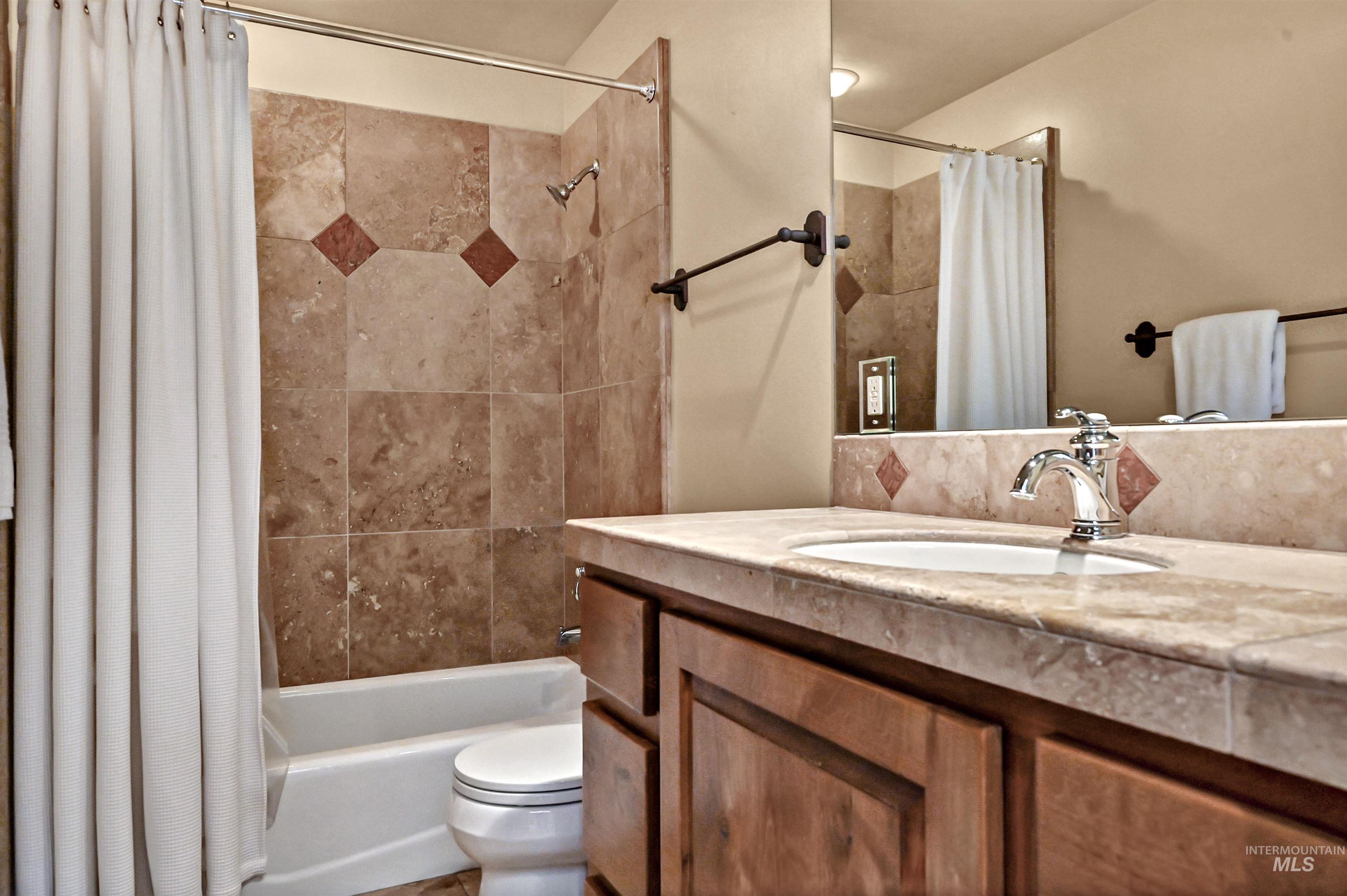 3564 N Ambergina Ln Property Photo 23