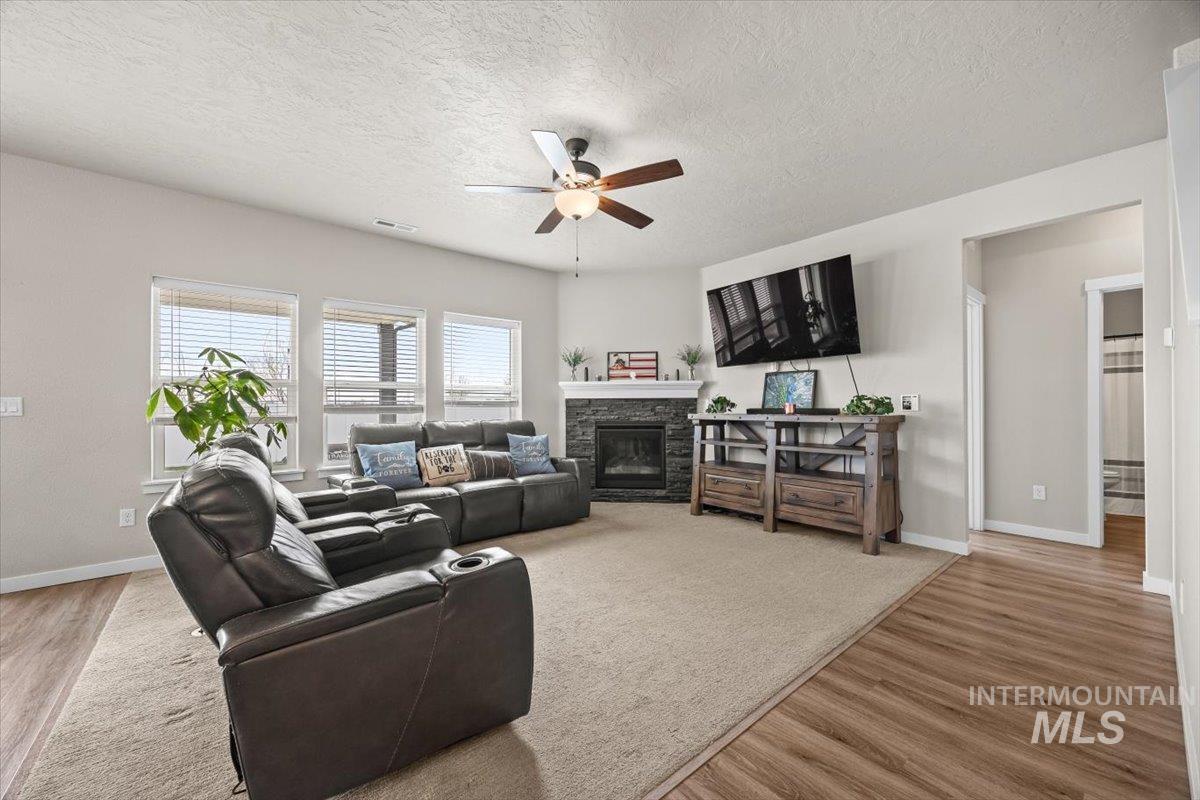 1250 S Threave Property Photo 13