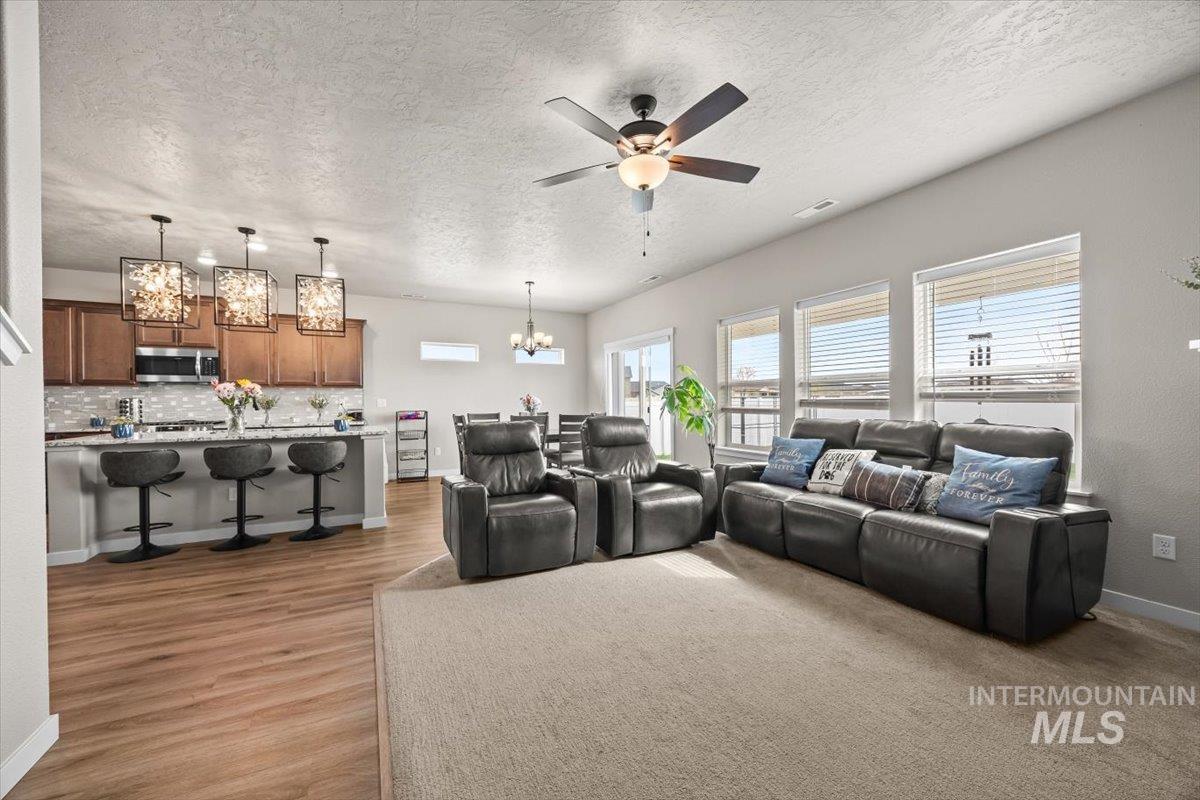 1250 S Threave Property Photo 14