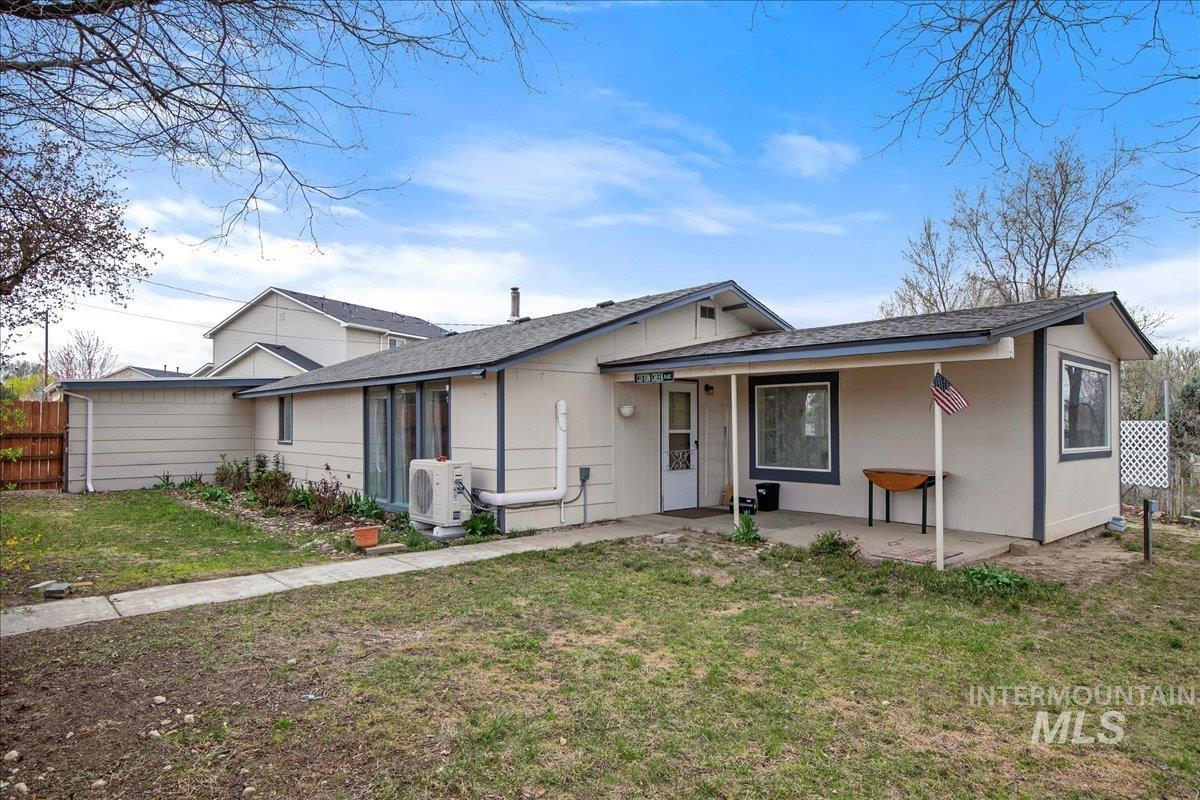 1720 W Roosevelt Ave Property Photo 3