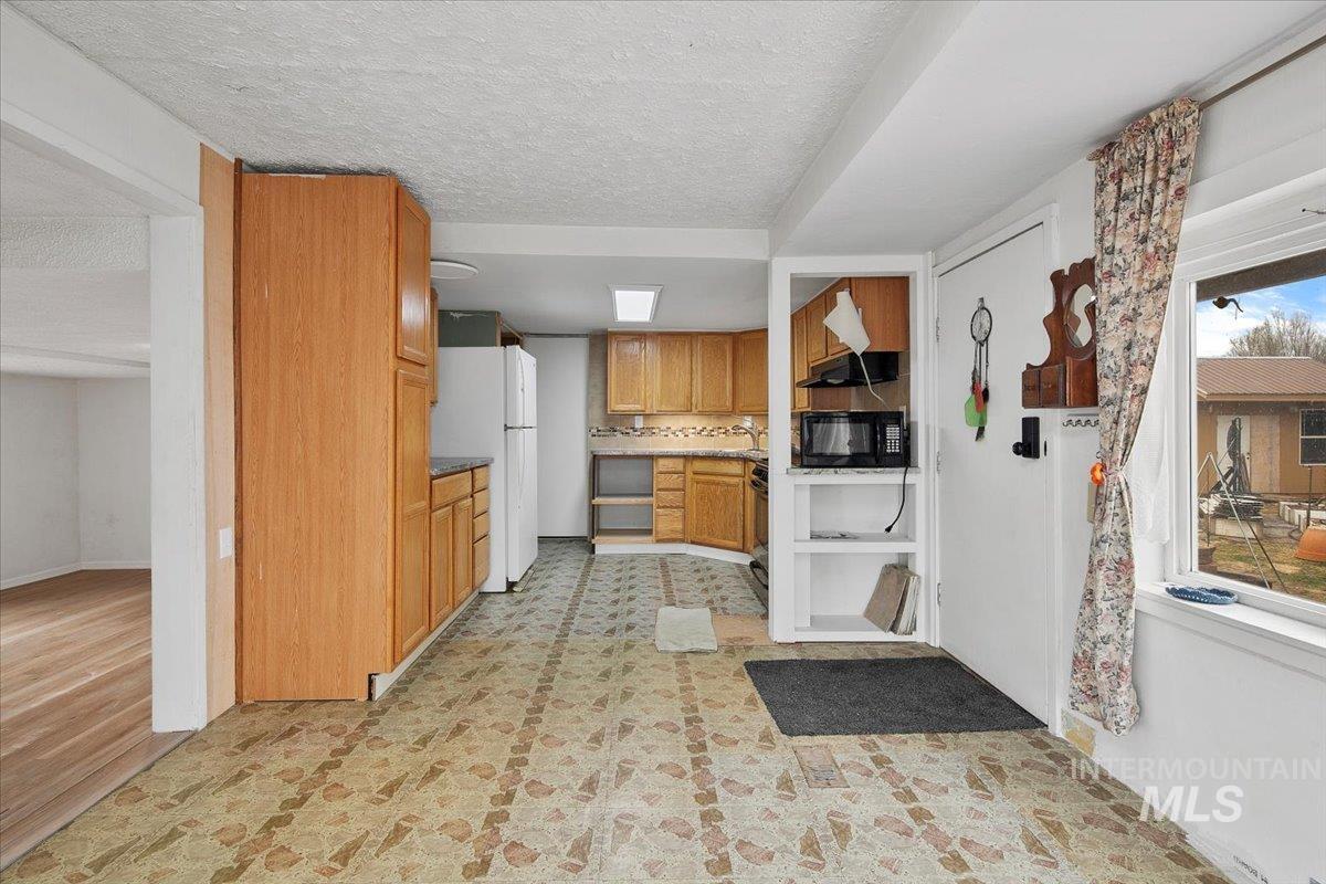1720 W Roosevelt Ave Property Photo 11