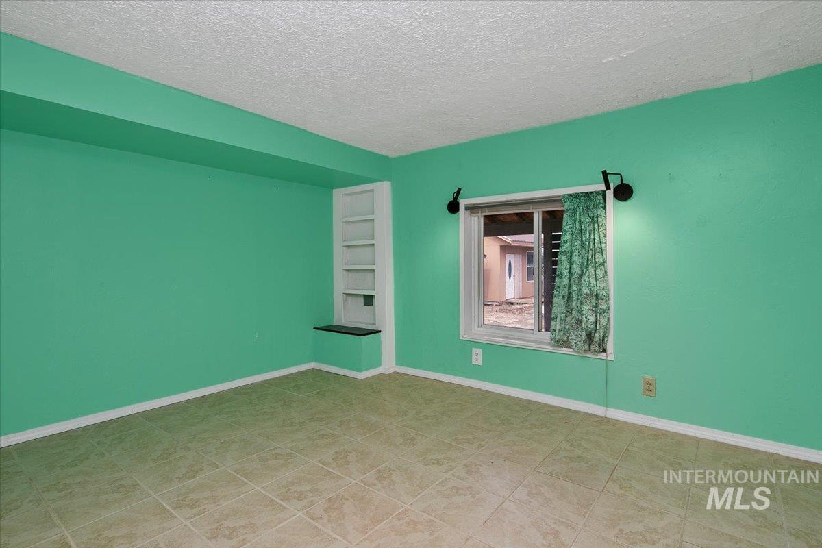 1720 W Roosevelt Ave Property Photo 15