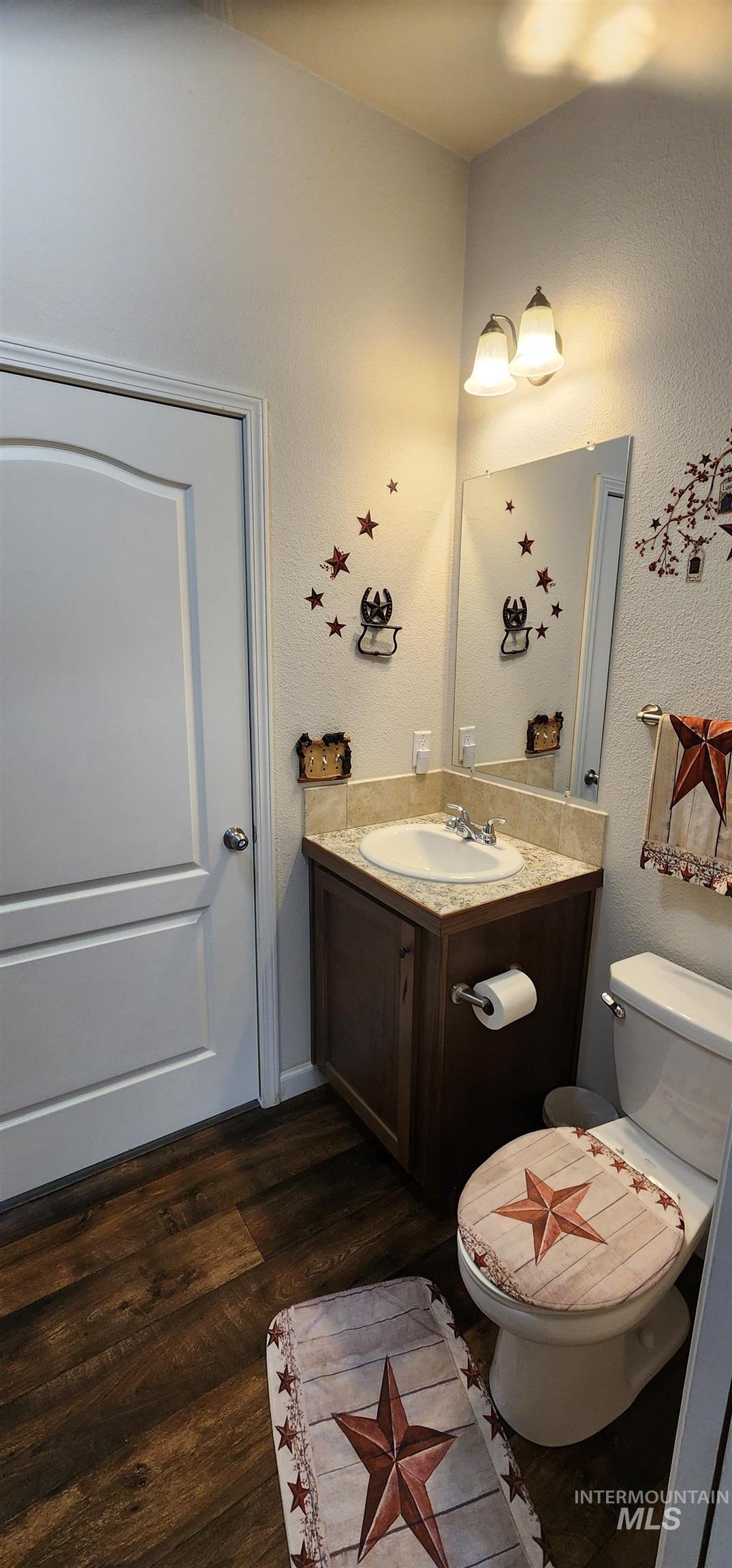 229 Henderson Loop Rd Property Photo 15