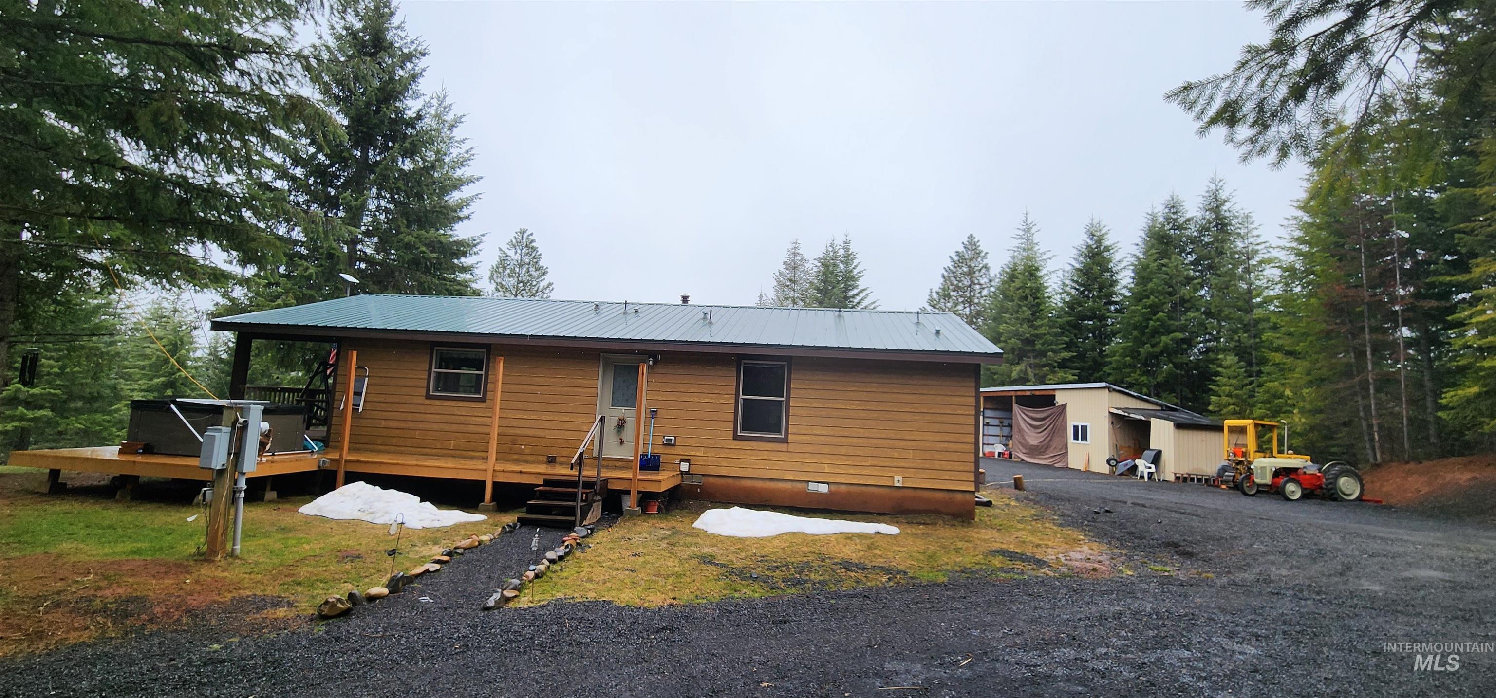 229 Henderson Loop Rd Property Photo 25