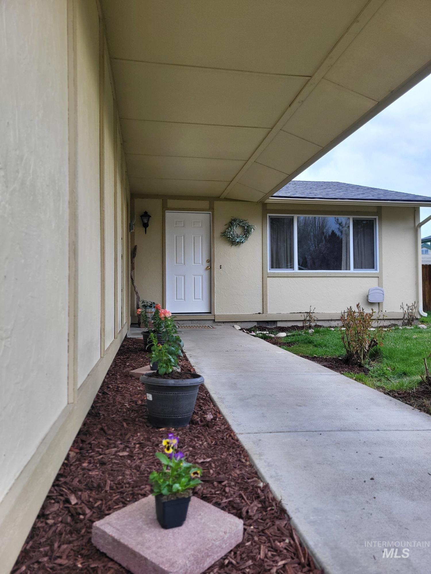 1345 E Rayburn Ct. Property Photo 2
