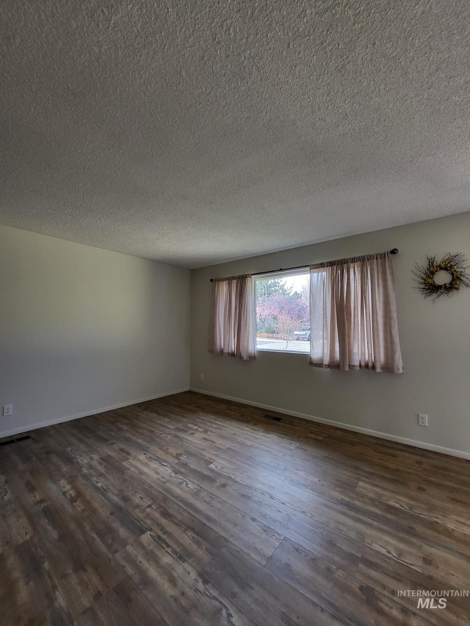 1345 E Rayburn Ct. Property Photo 4