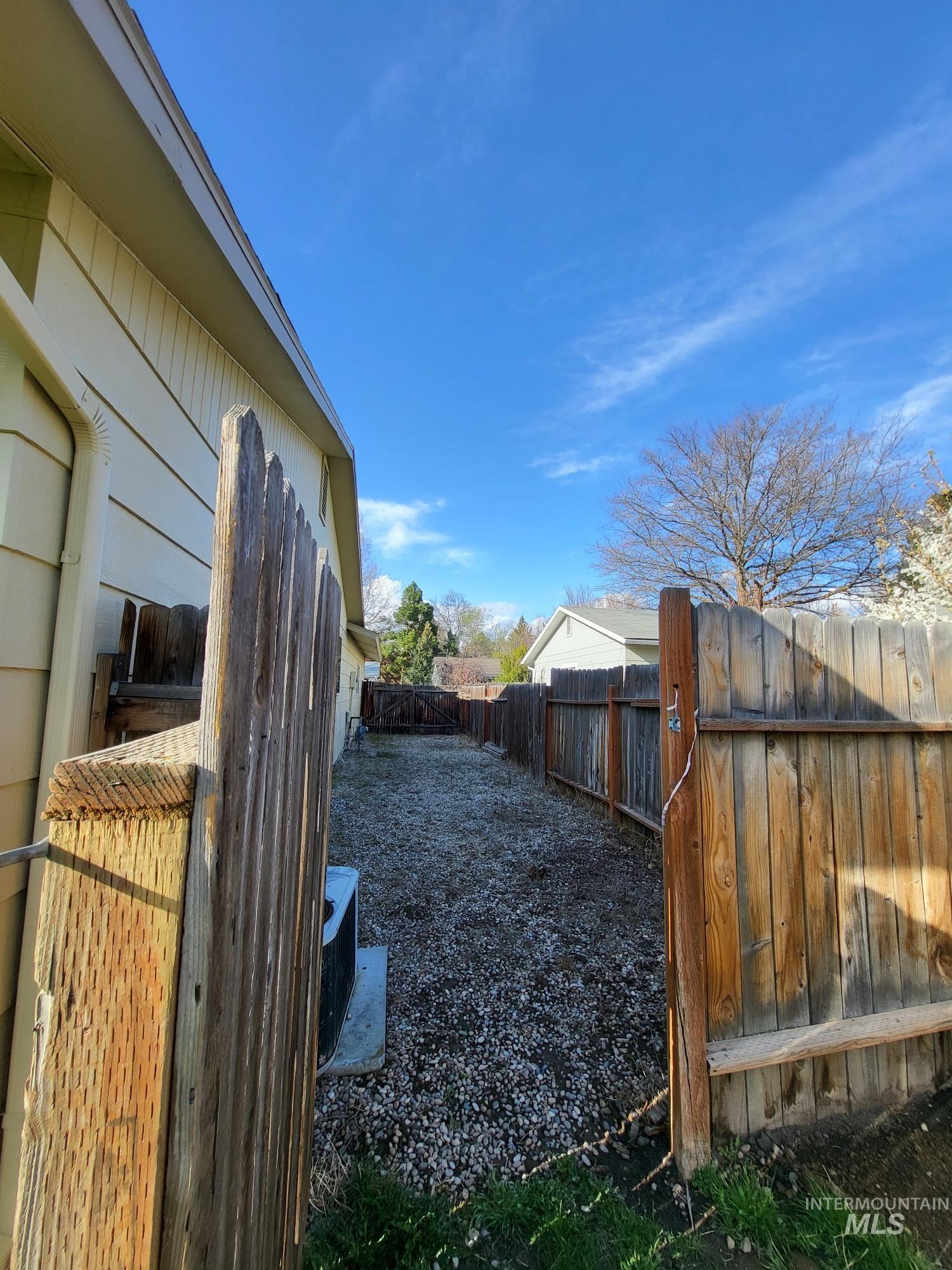 1345 E Rayburn Ct. Property Photo 19