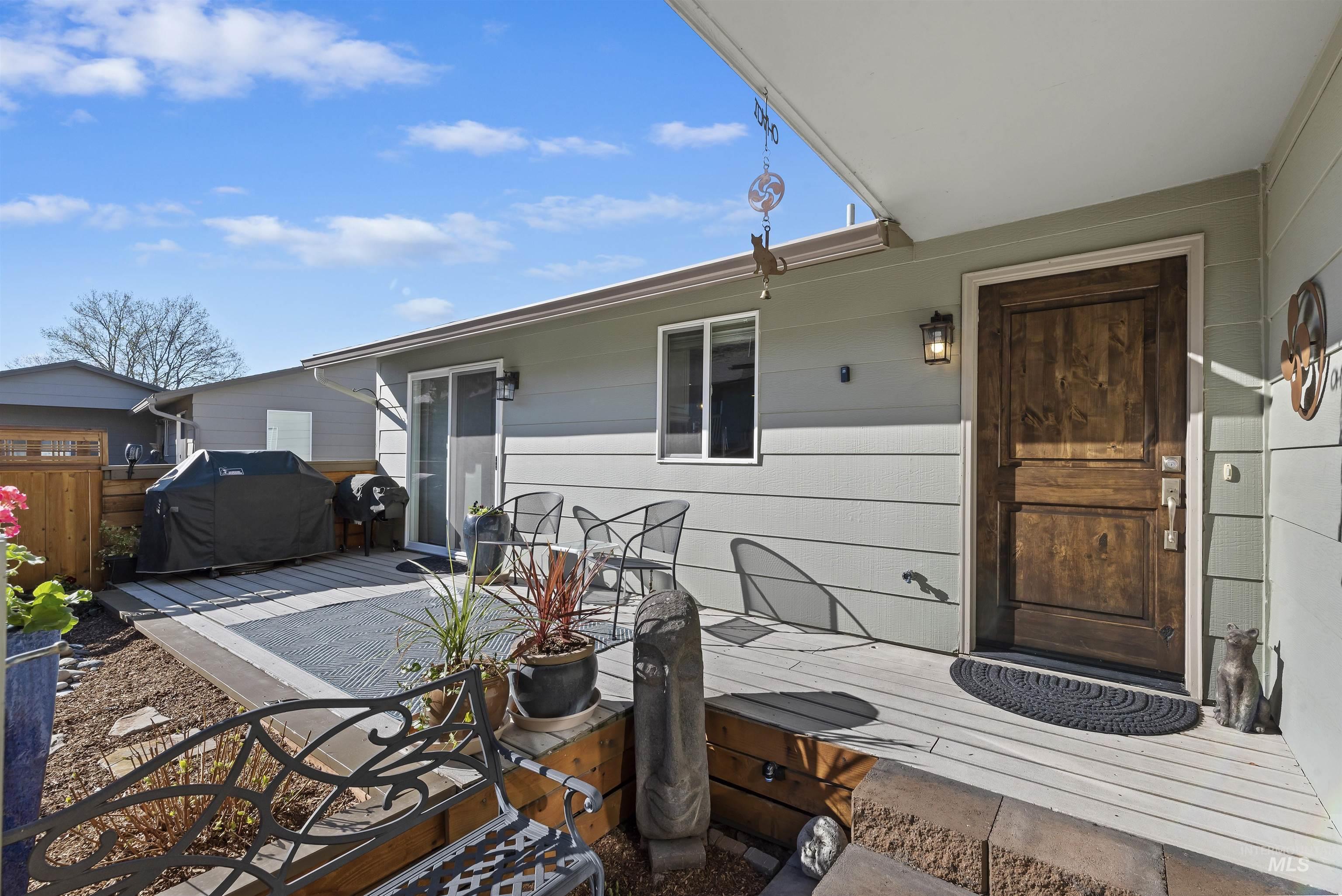 5019 N Bitterbrush Property Photo 5