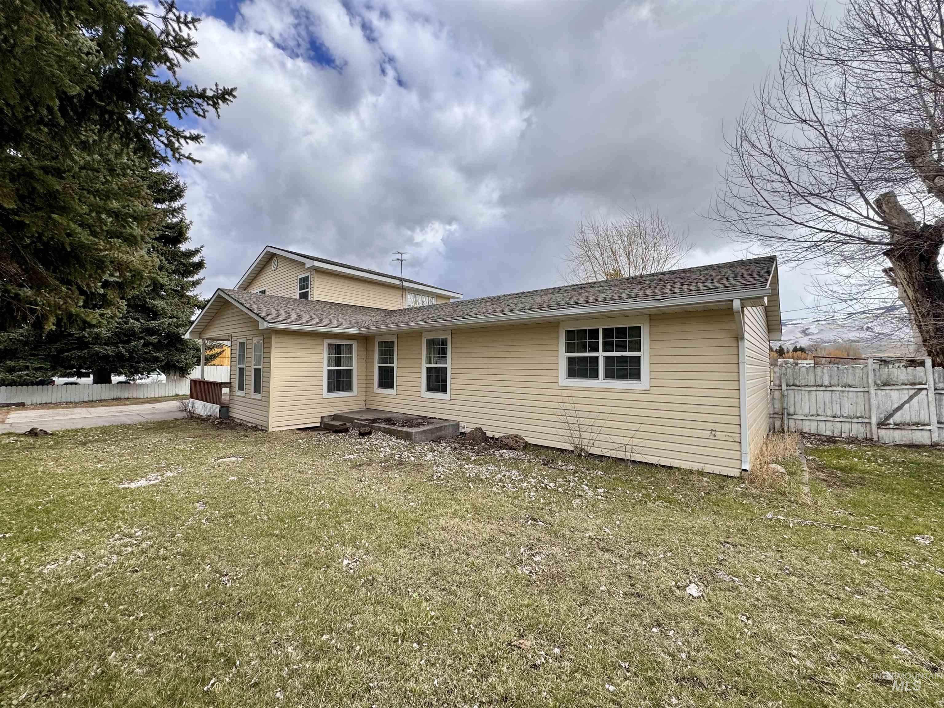 263 Whitman Street Property Photo 3