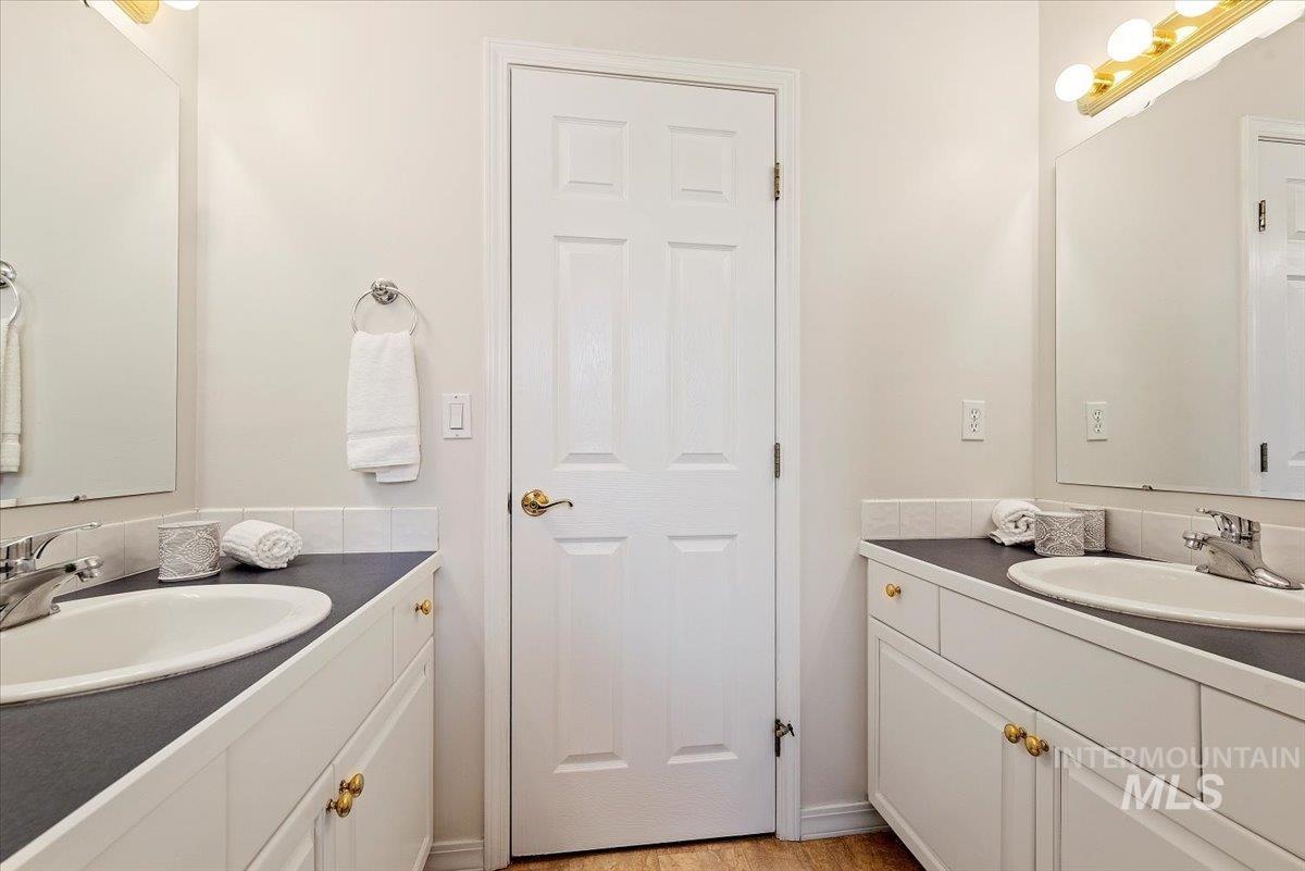 13195 W Piccadilly Property Photo 1