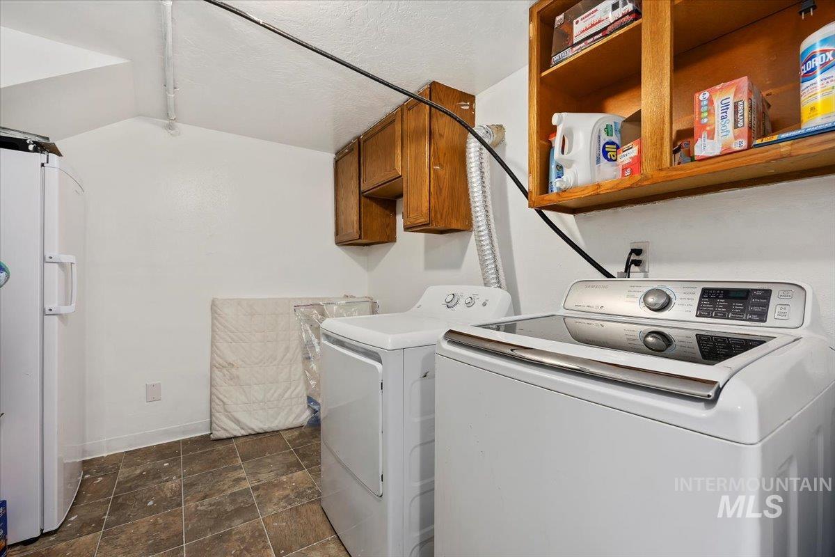 605 4th Ave E Property Photo 21