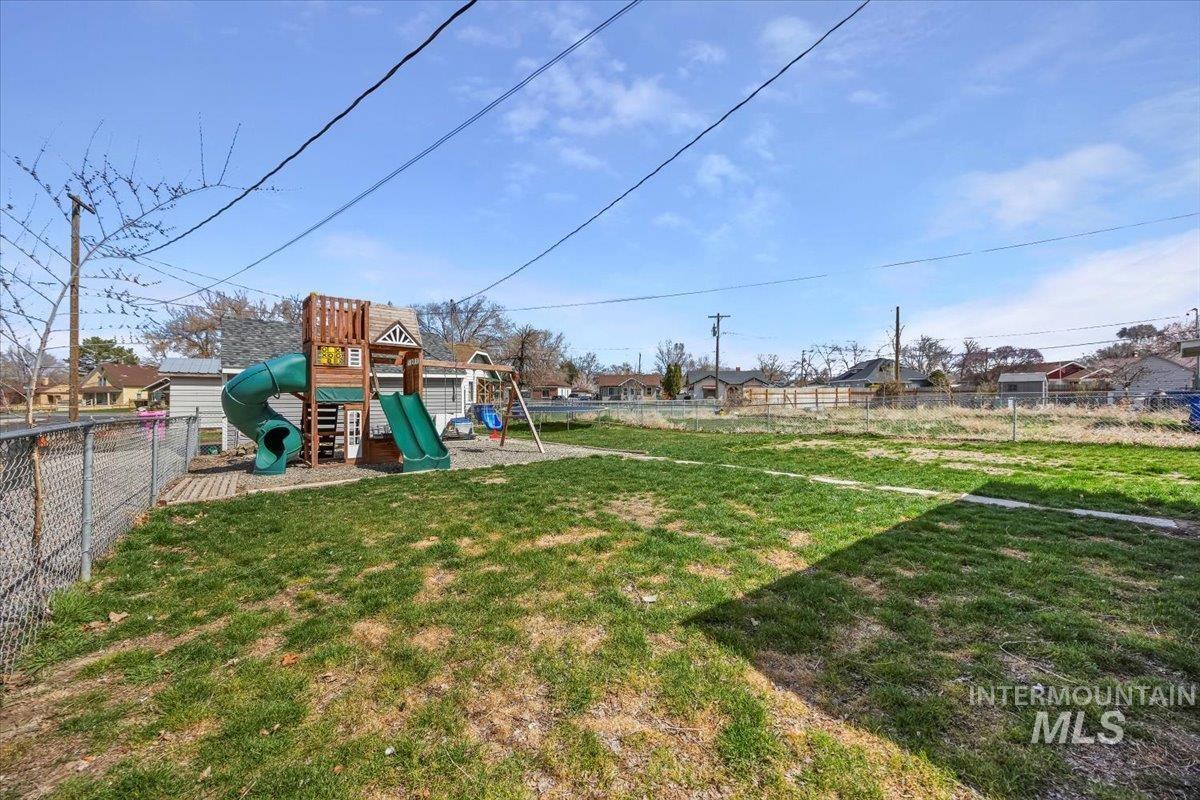 605 4th Ave E Property Photo 25