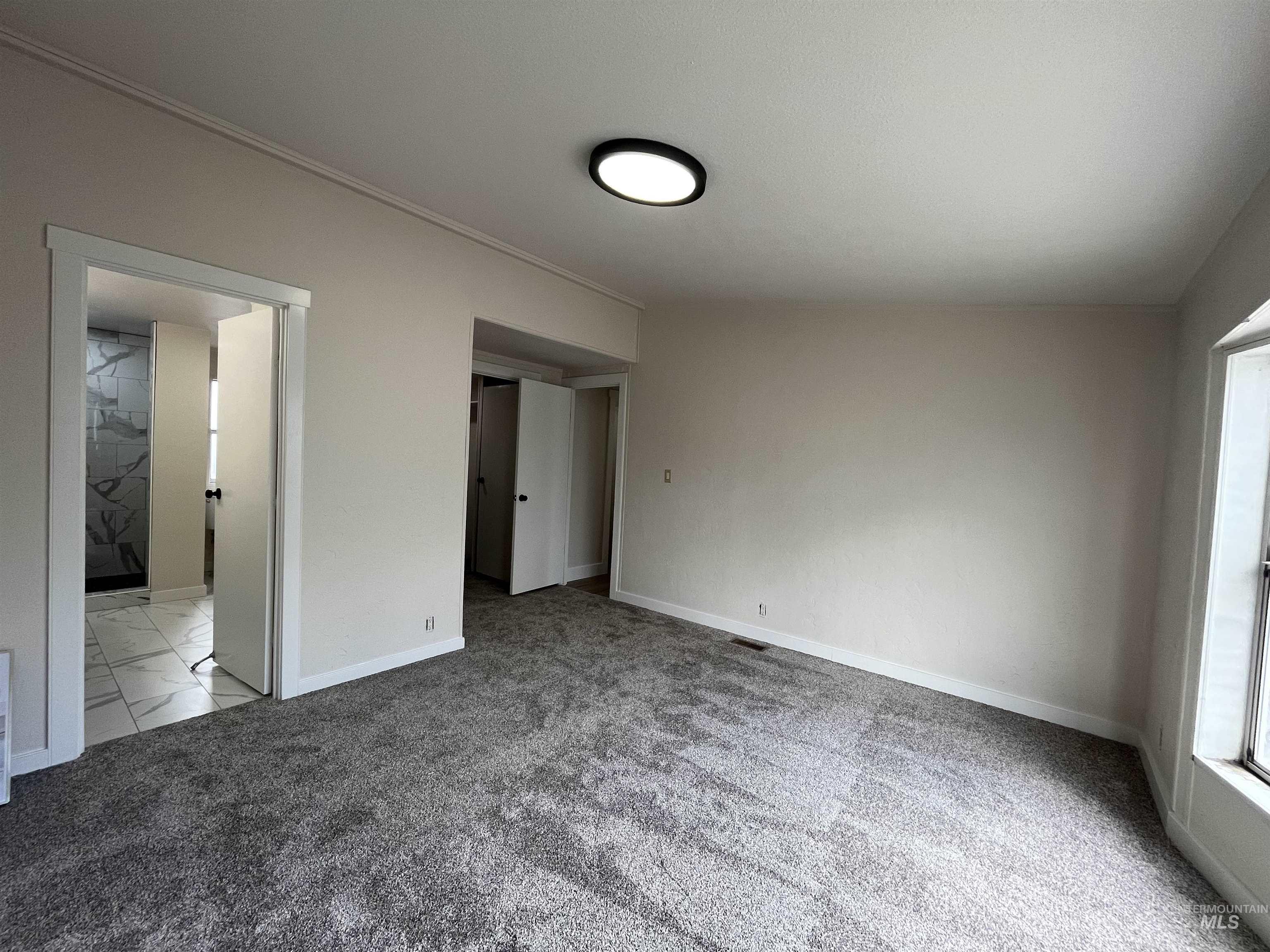 112 Joliet St Property Photo 9