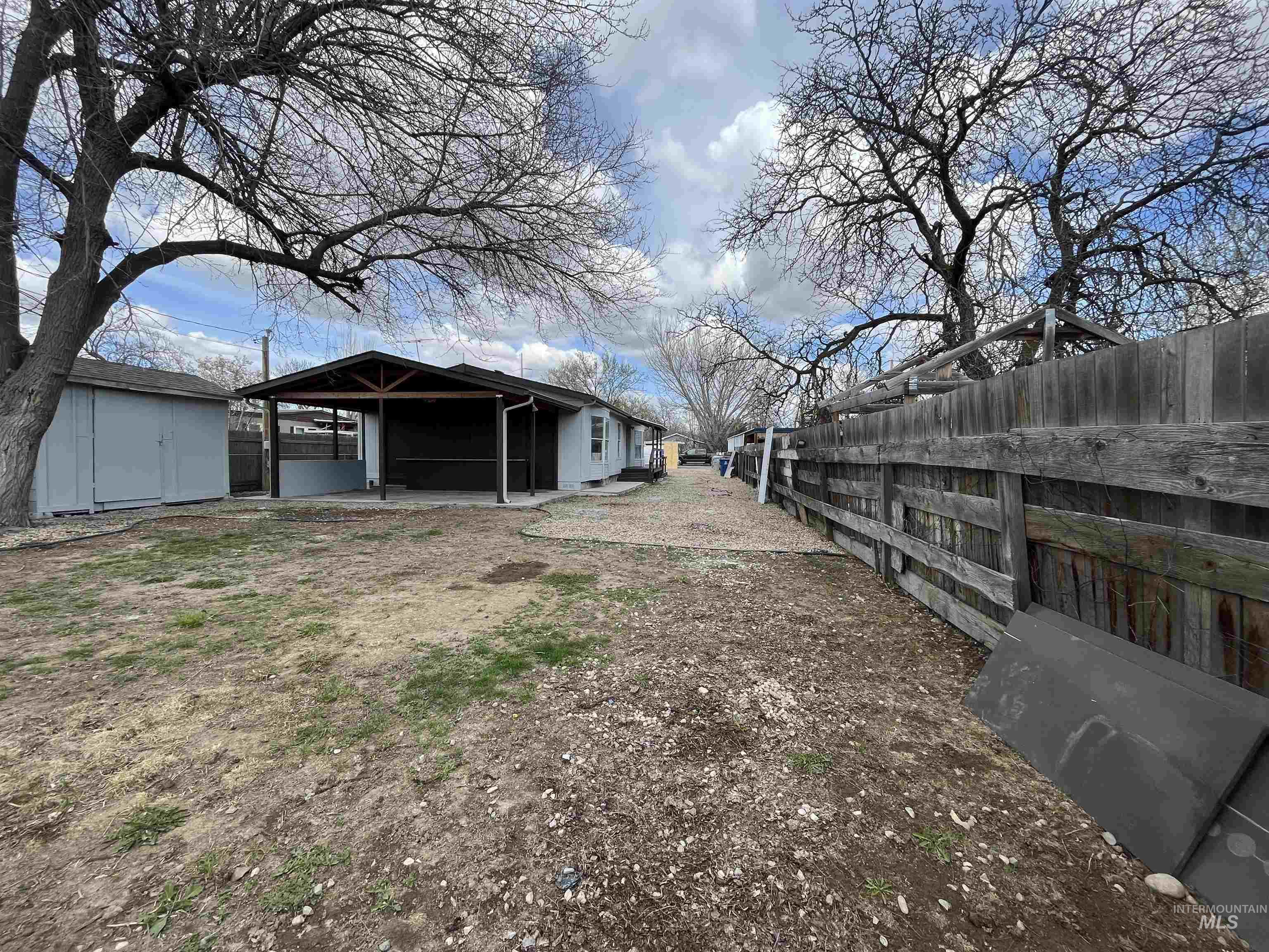 112 Joliet St Property Photo 17
