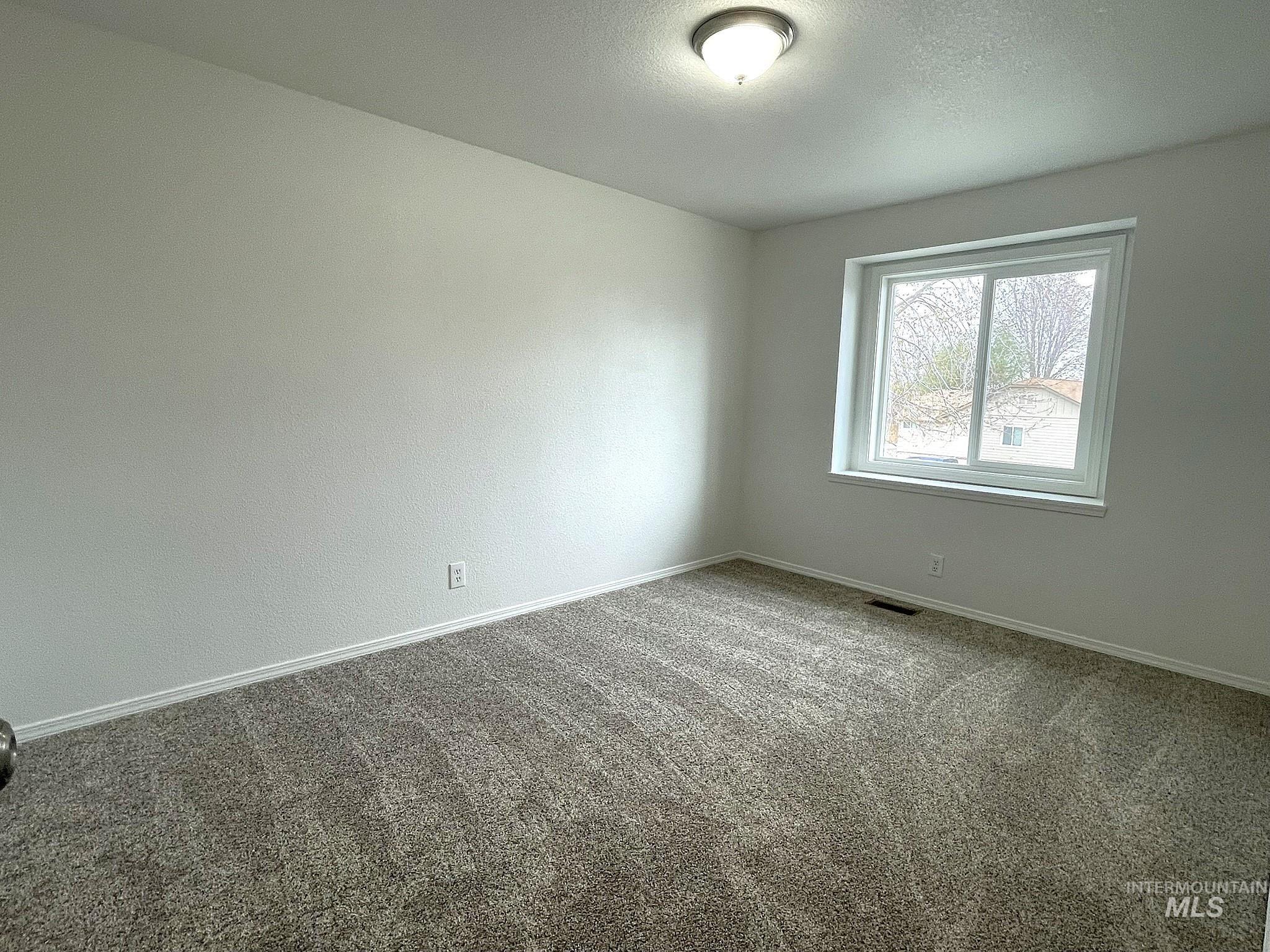 1496 E Falconrim Property Photo 26
