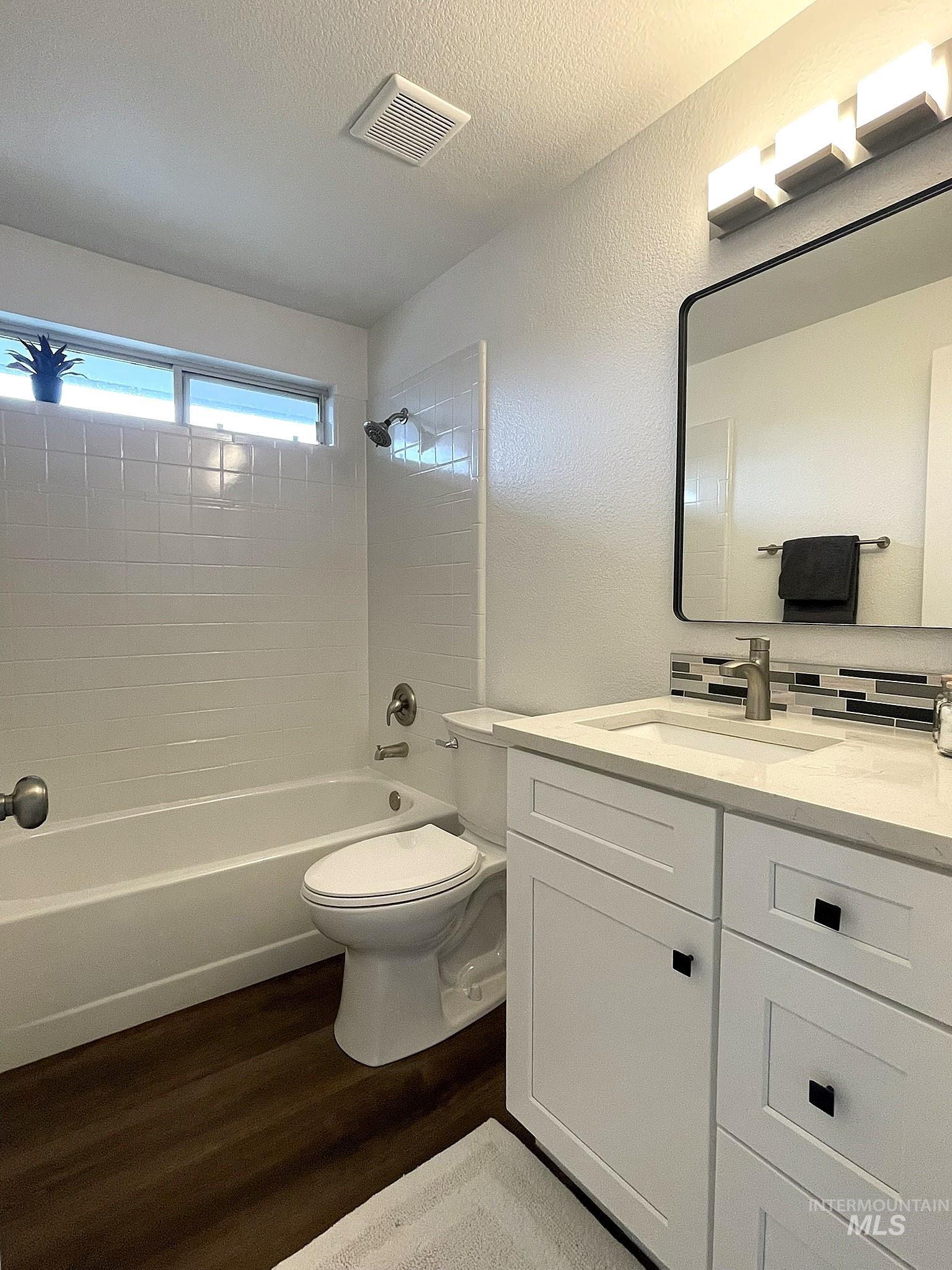 1496 E Falconrim Property Photo 27