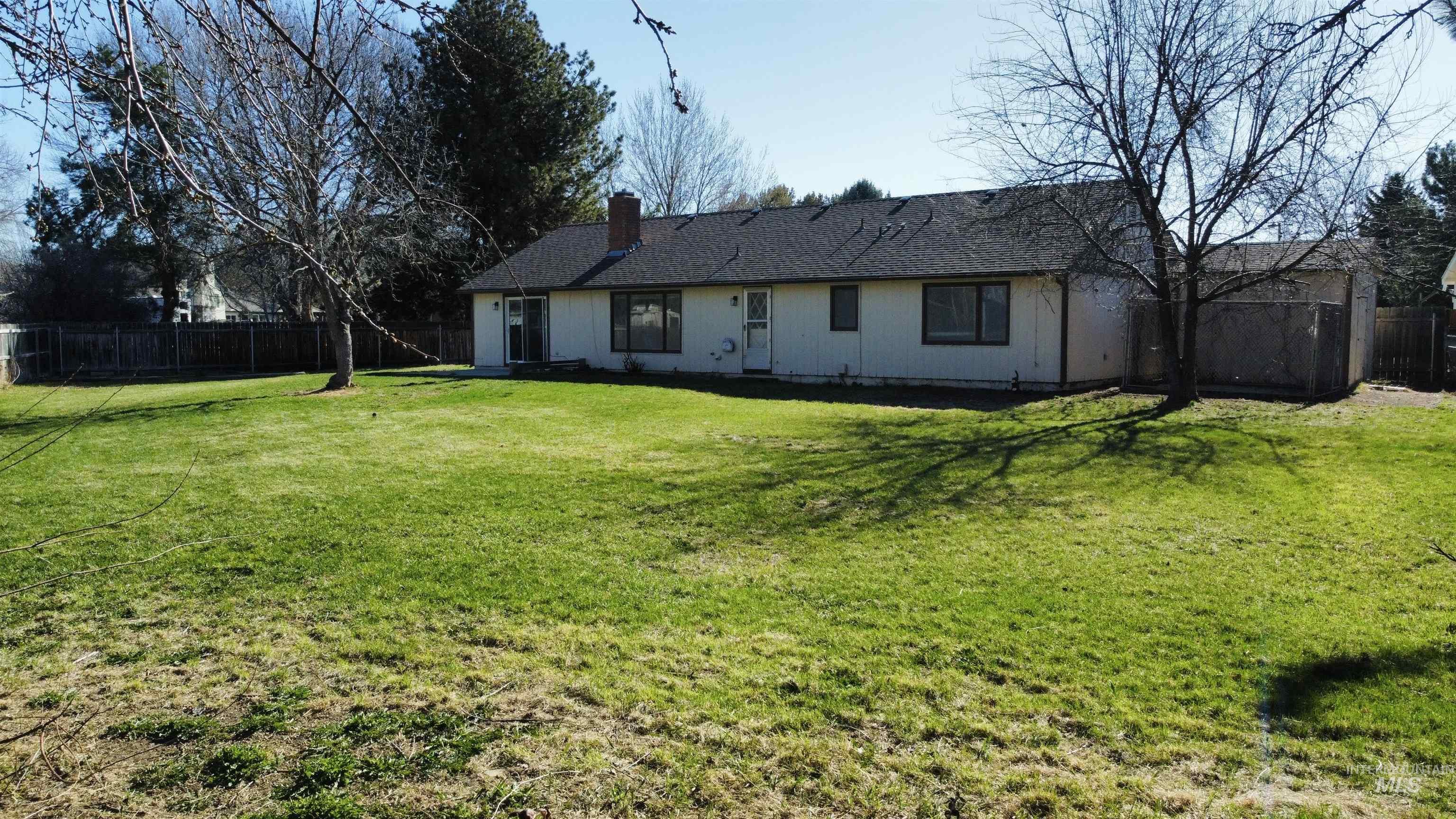 2029 S Chippewa Pl Property Photo 3