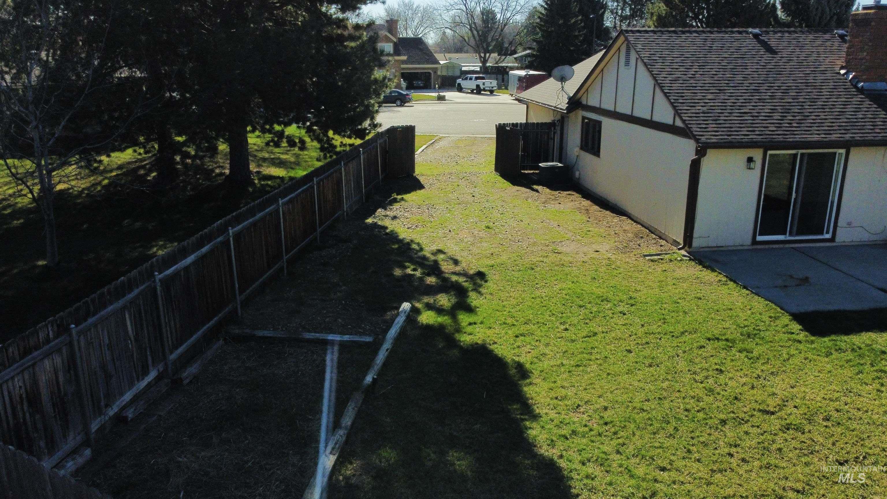 2029 S Chippewa Pl Property Photo 4