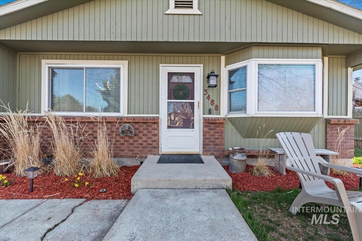 3488 E Whitman Dr Property Photo 2