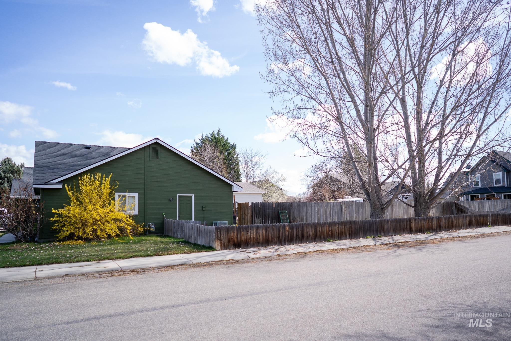 3505 W Niemann Dr Property Photo 6