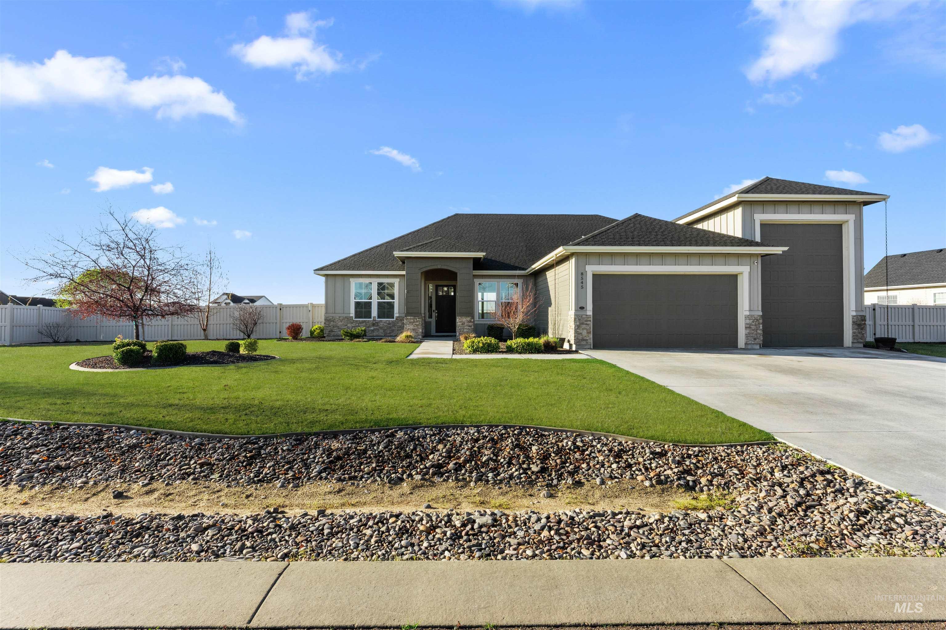 8545 Silverwood Way Property Photo 6