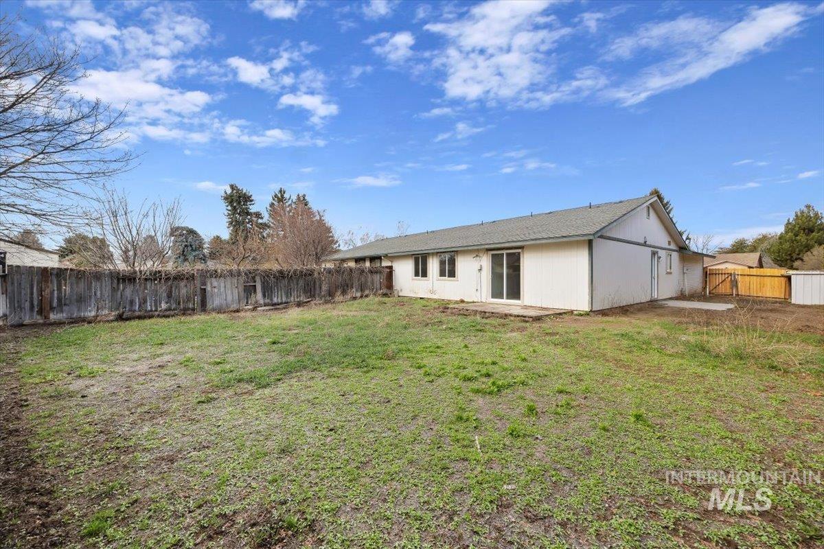 922 Woodriver Dr Property Photo 25