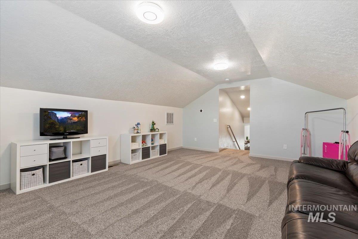 2358 N Destiny Ave. Property Photo 22