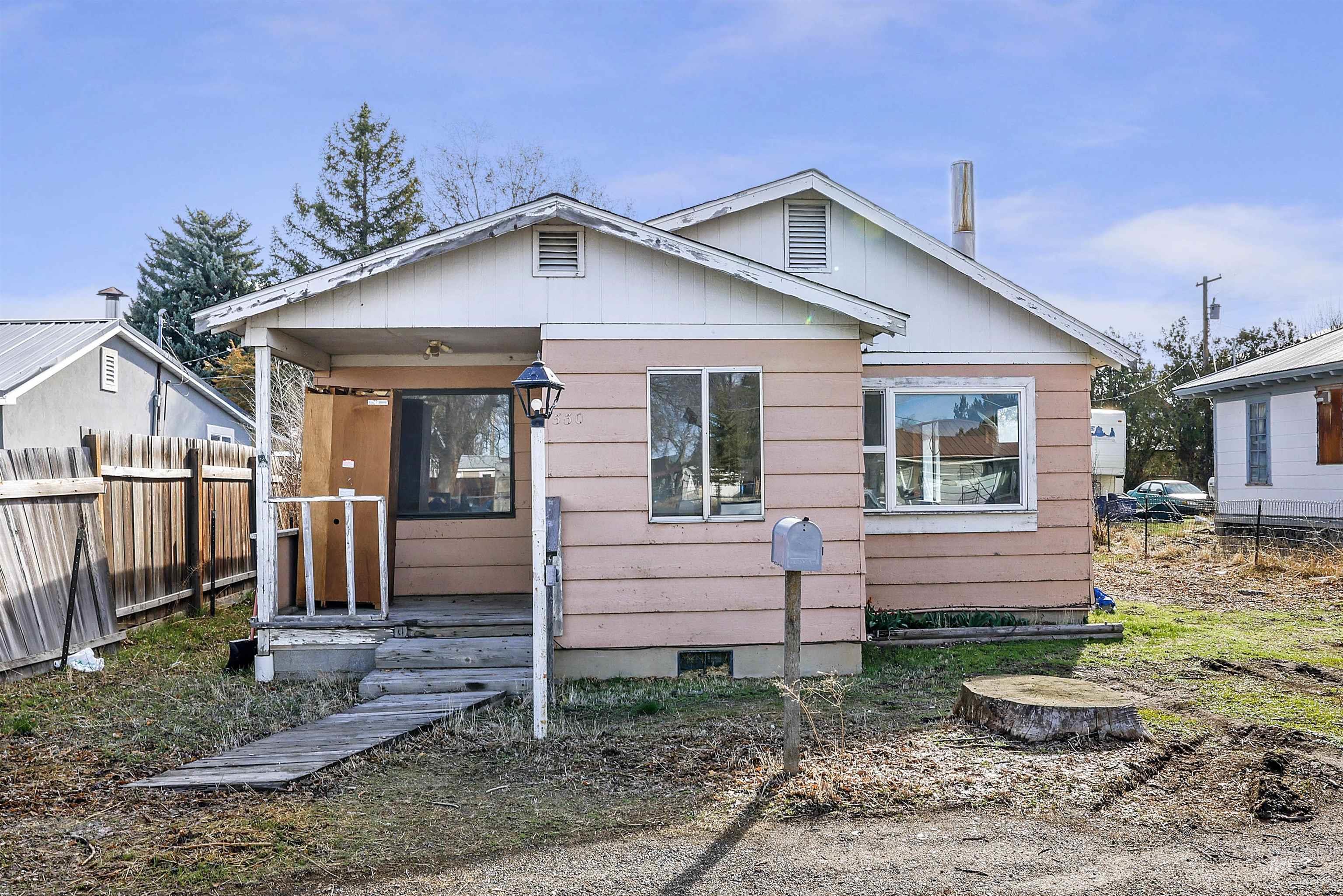 530 Utah St Property Photo