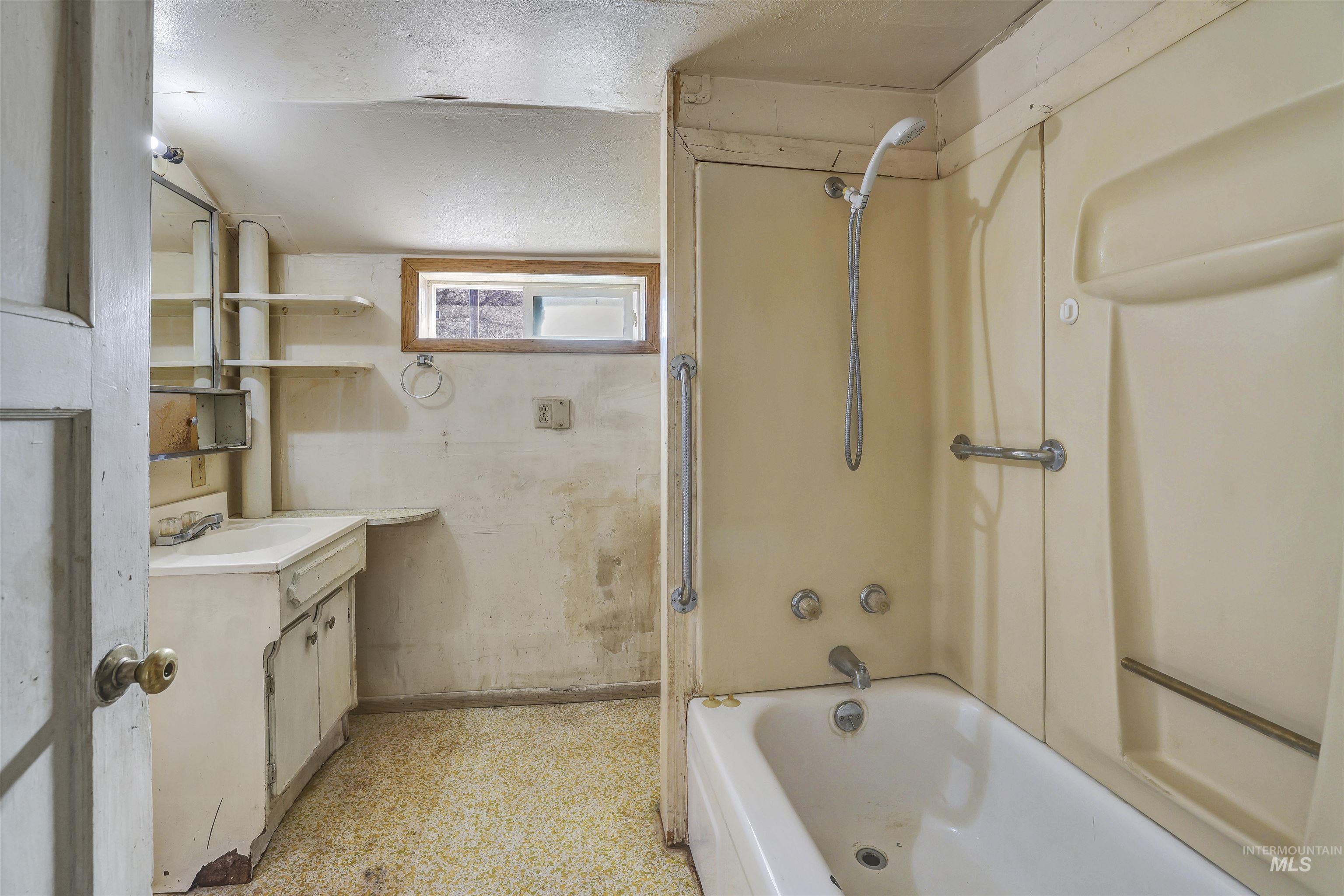 530 Utah St Property Photo 8